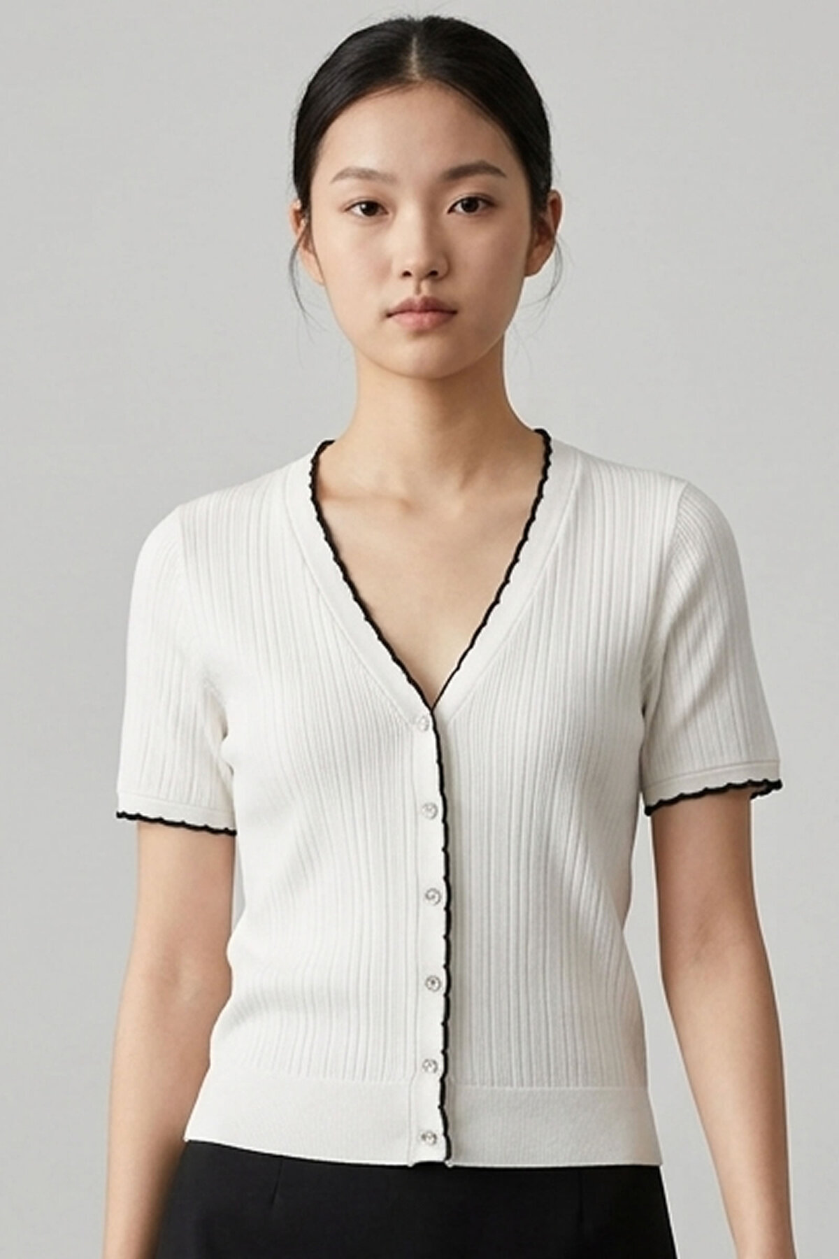 Şiir  Angren Dilim Yaka Ve Kol Detaylı Kısa Kollu Şık Düğmeli Regular Fit Kısa Kadın Hırka - Ekru