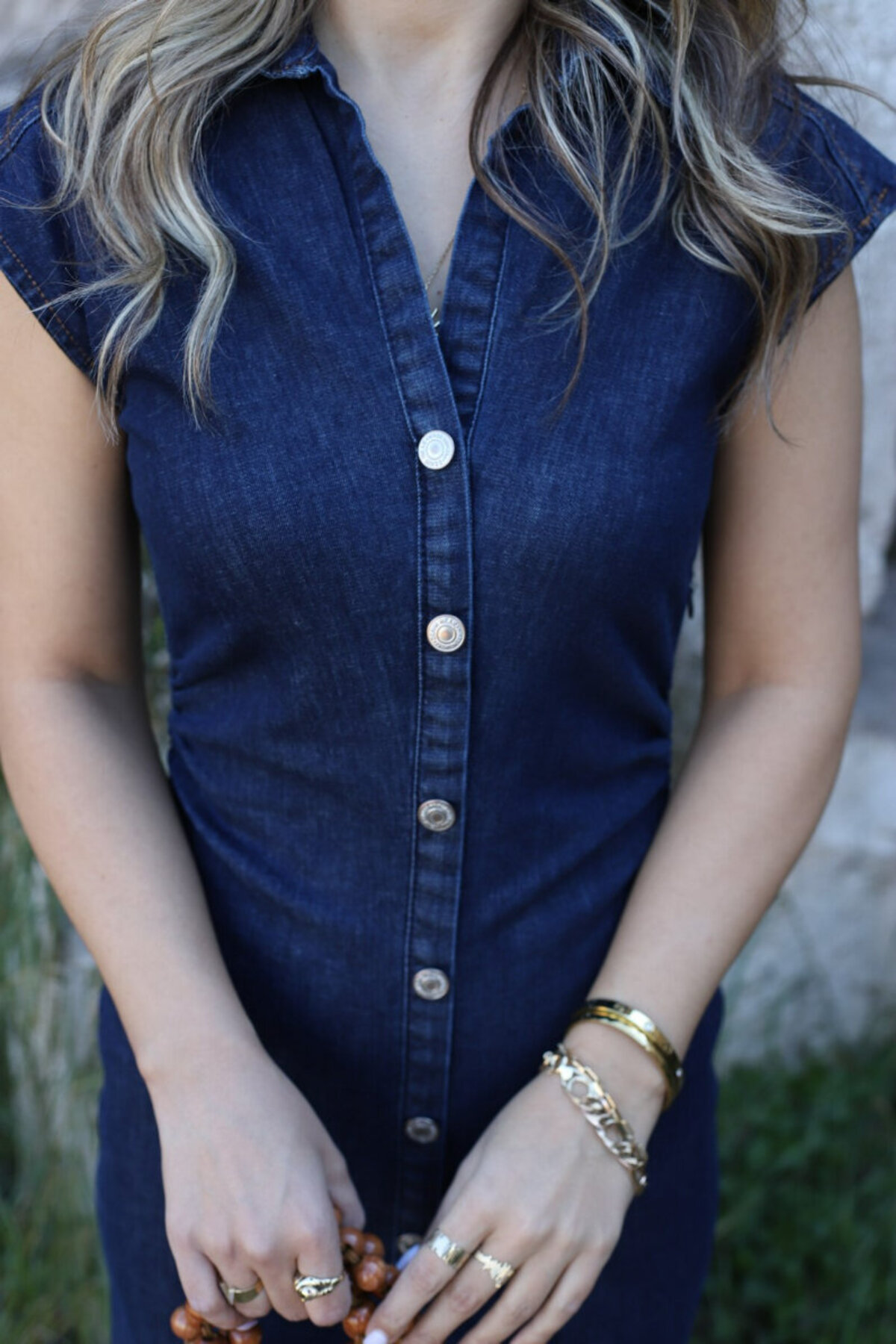 bytugcekaya  Koyu Mavi Sıfır Kol Düğme Detay Denim Elbise - Görsel 5