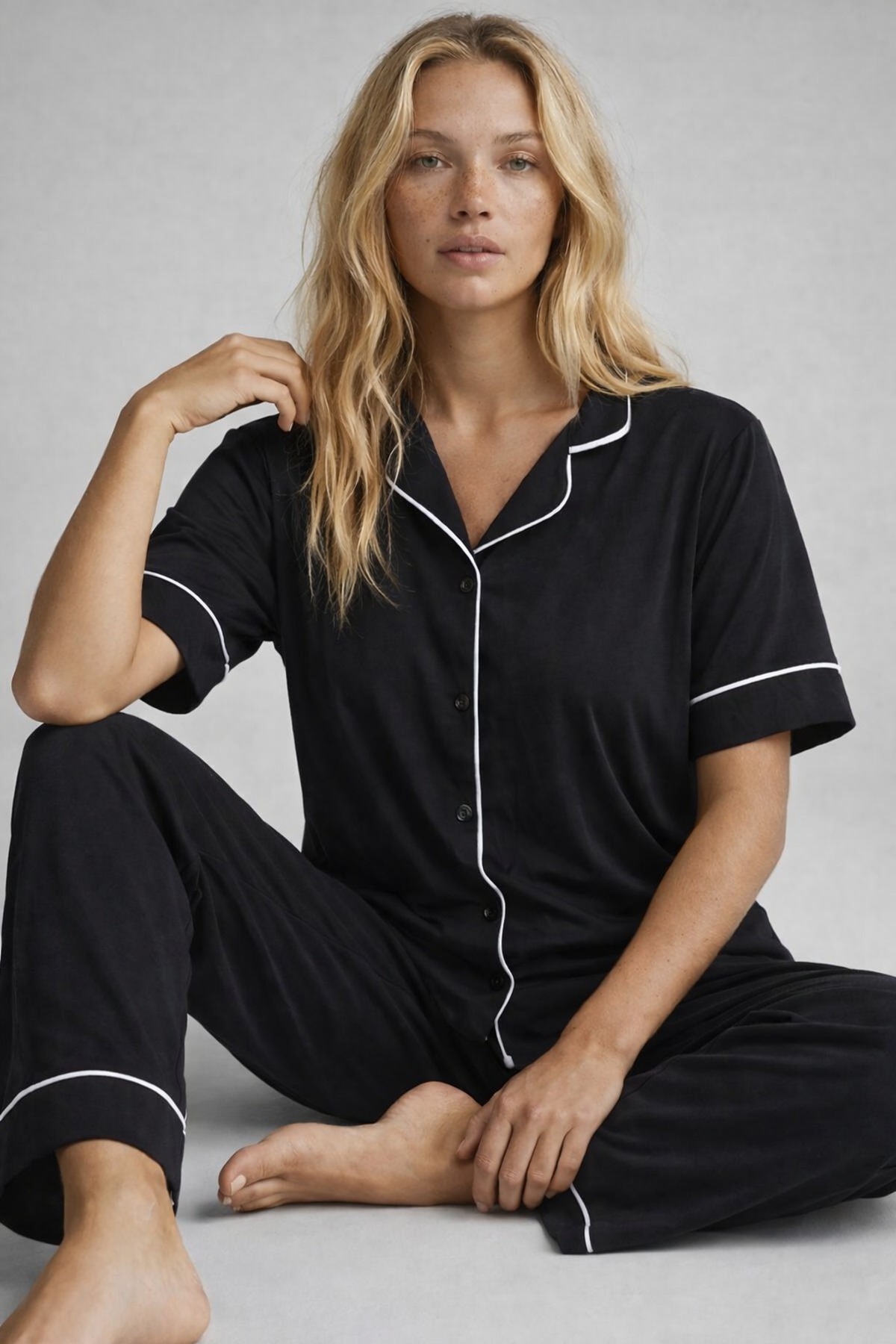 rindahomewear Damen-Pyjama-Set aus Baumwollstrickstoff in Schwarz mit kurzen ...