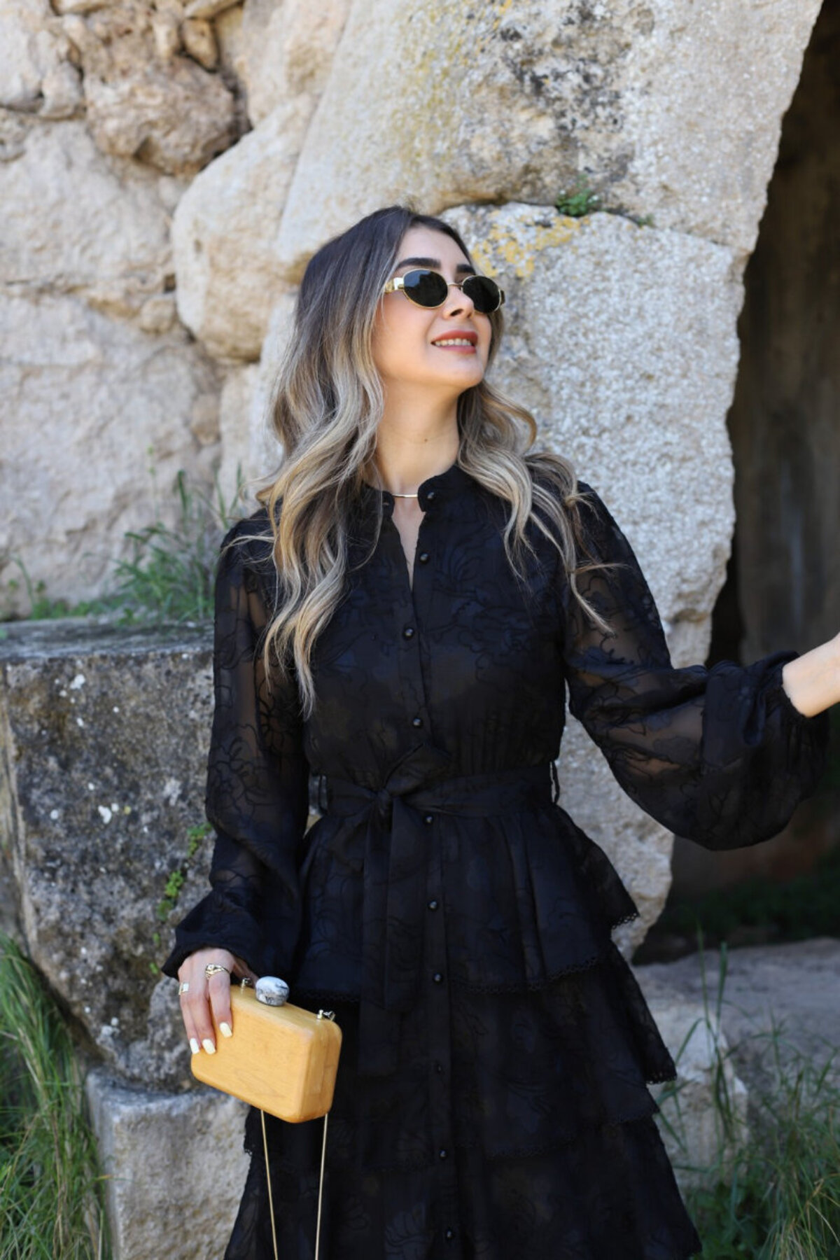 bytugcekaya  Siyah Kat Kat Nakış Detaylı Tasarım Elbise - Görsel 4