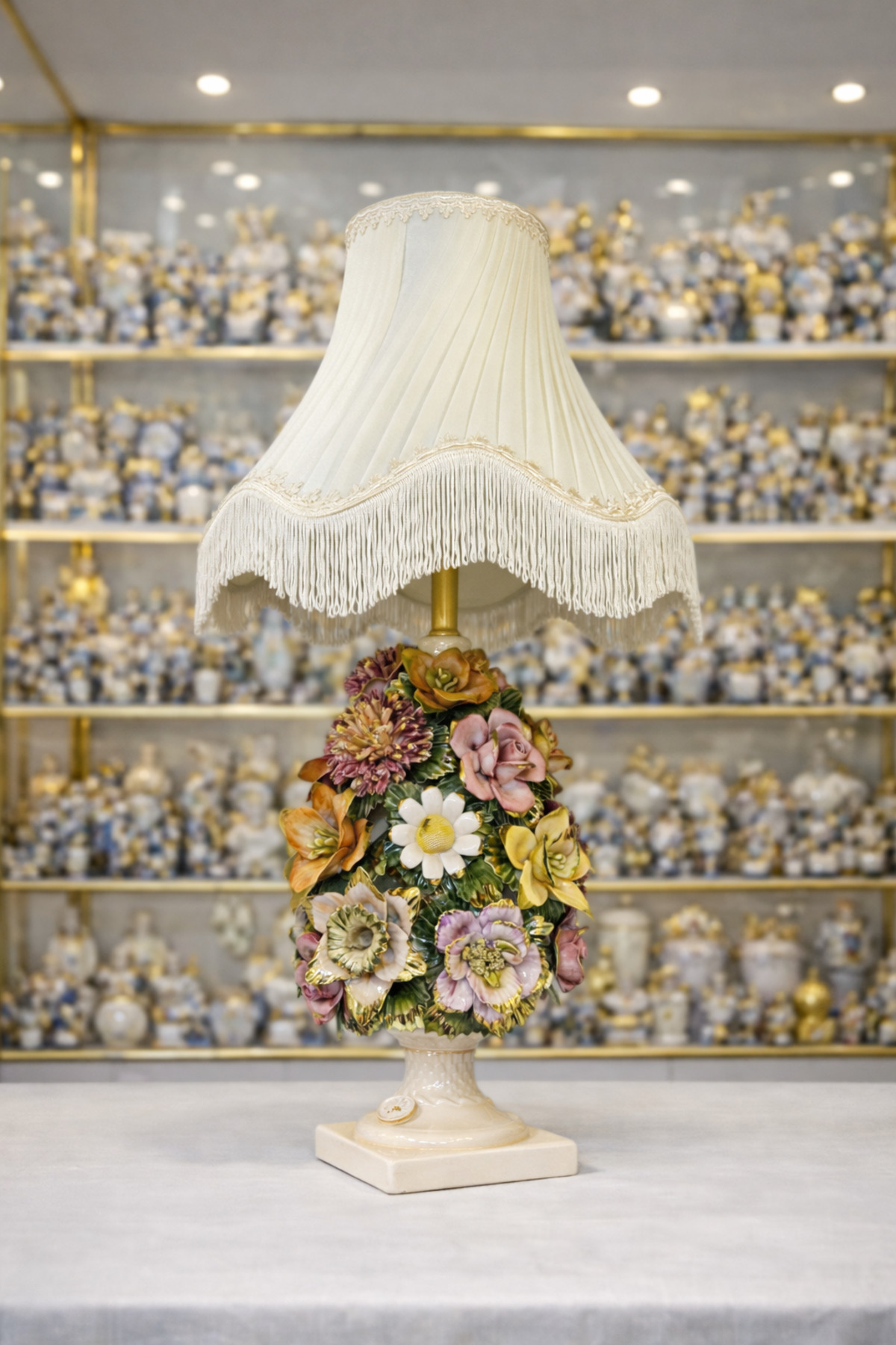 İTALYAN CAPODİMONTE ESTERHOMEDECOR porselen abajur Hassas üründür
