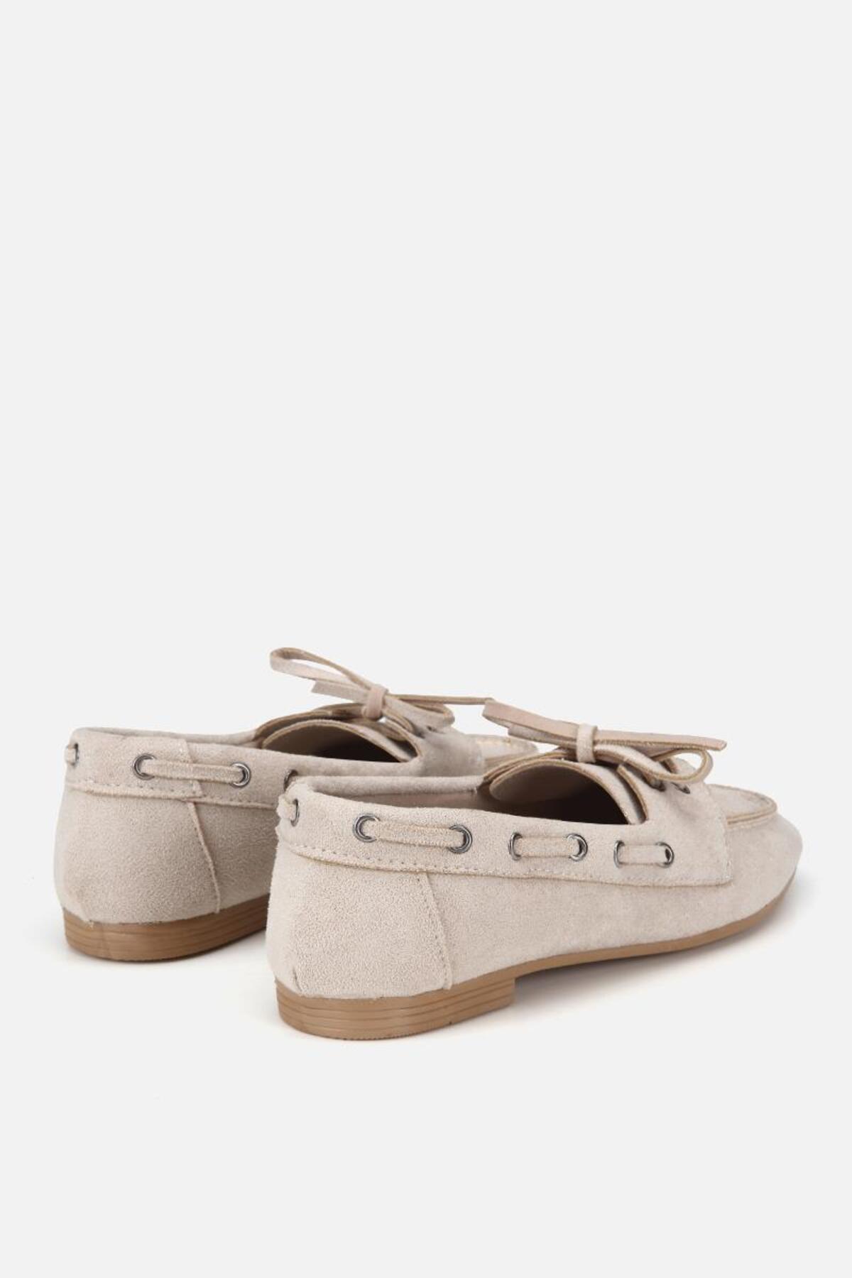 Yaya by Hotiç Kadın Bej Süet Bağcıklı Dikiş Detaylı Loafer görsel 3