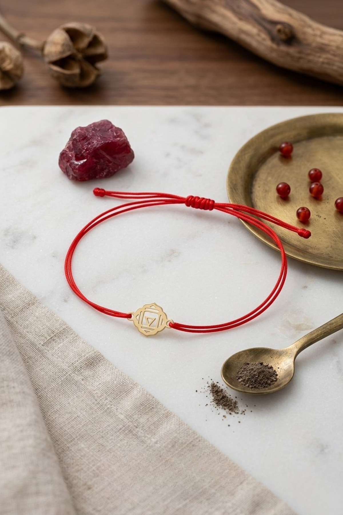 NEREZE  925 Ayar Gümüş Gold Kırmızı İpli Kök Çakra Makrome Bileklik Bereket Koleksiyonu - Görsel 3
