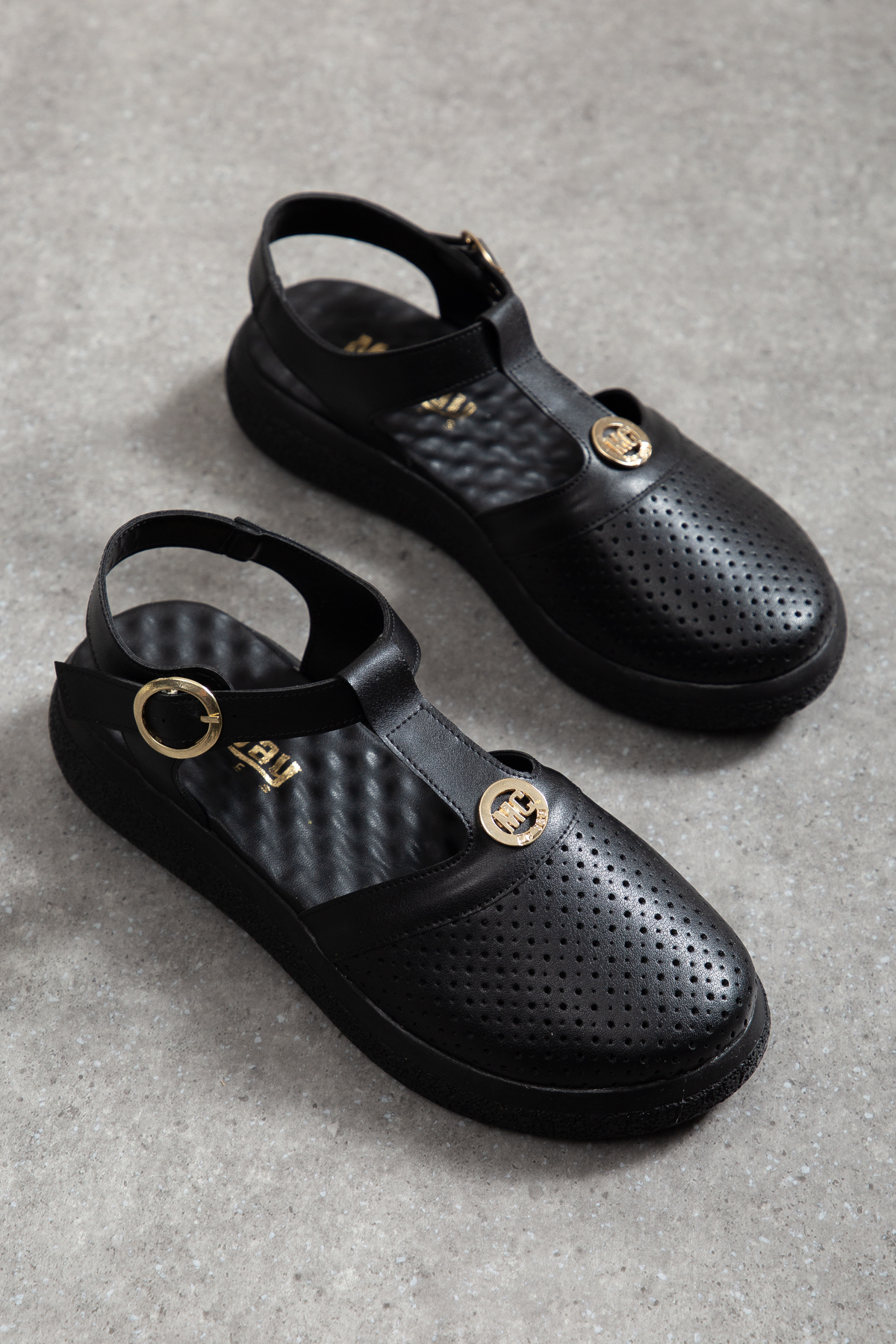 007 Breathable Buckle Nose Closed Smart Sole Anotomy Stylish Women's Sandals