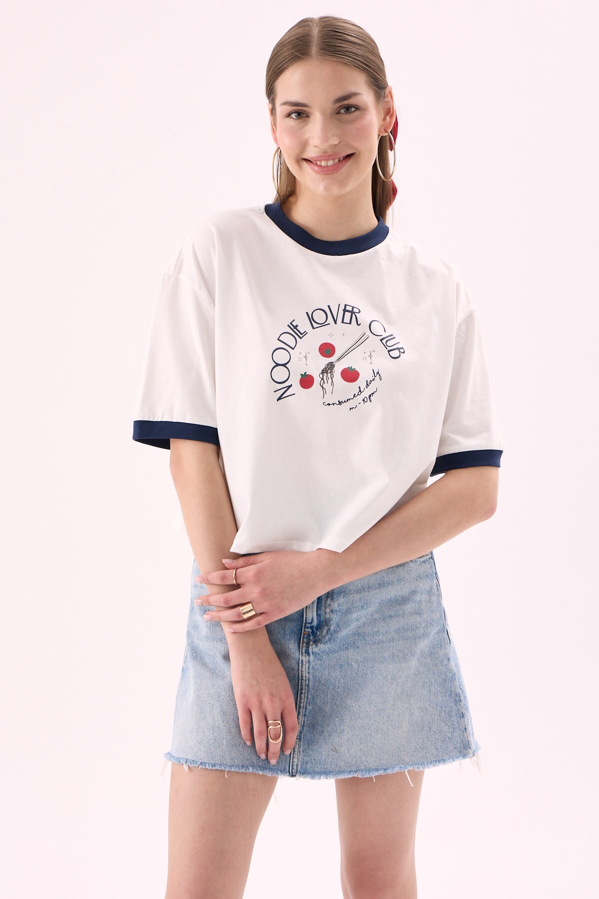 CrepTekstil Crep Women's Noodle Lover Club Printed Contrast Piping Crew Neck Crop t Shirt Relaxed Fit 100% Pam