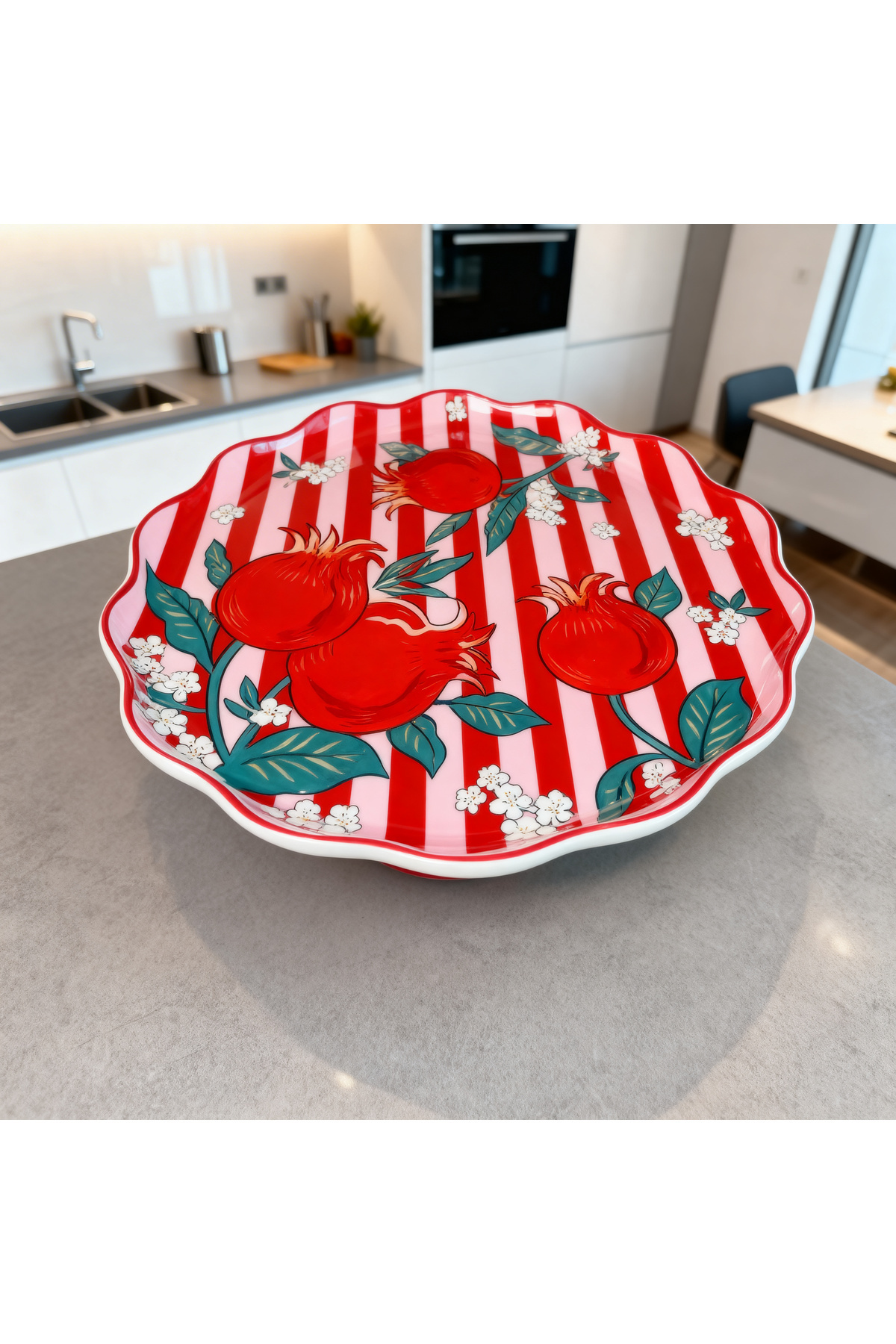 Narlı Desenli 27 cm Ayaklı Sunumluk Kek Standı – Dekoratif Porselen Pasta Standı