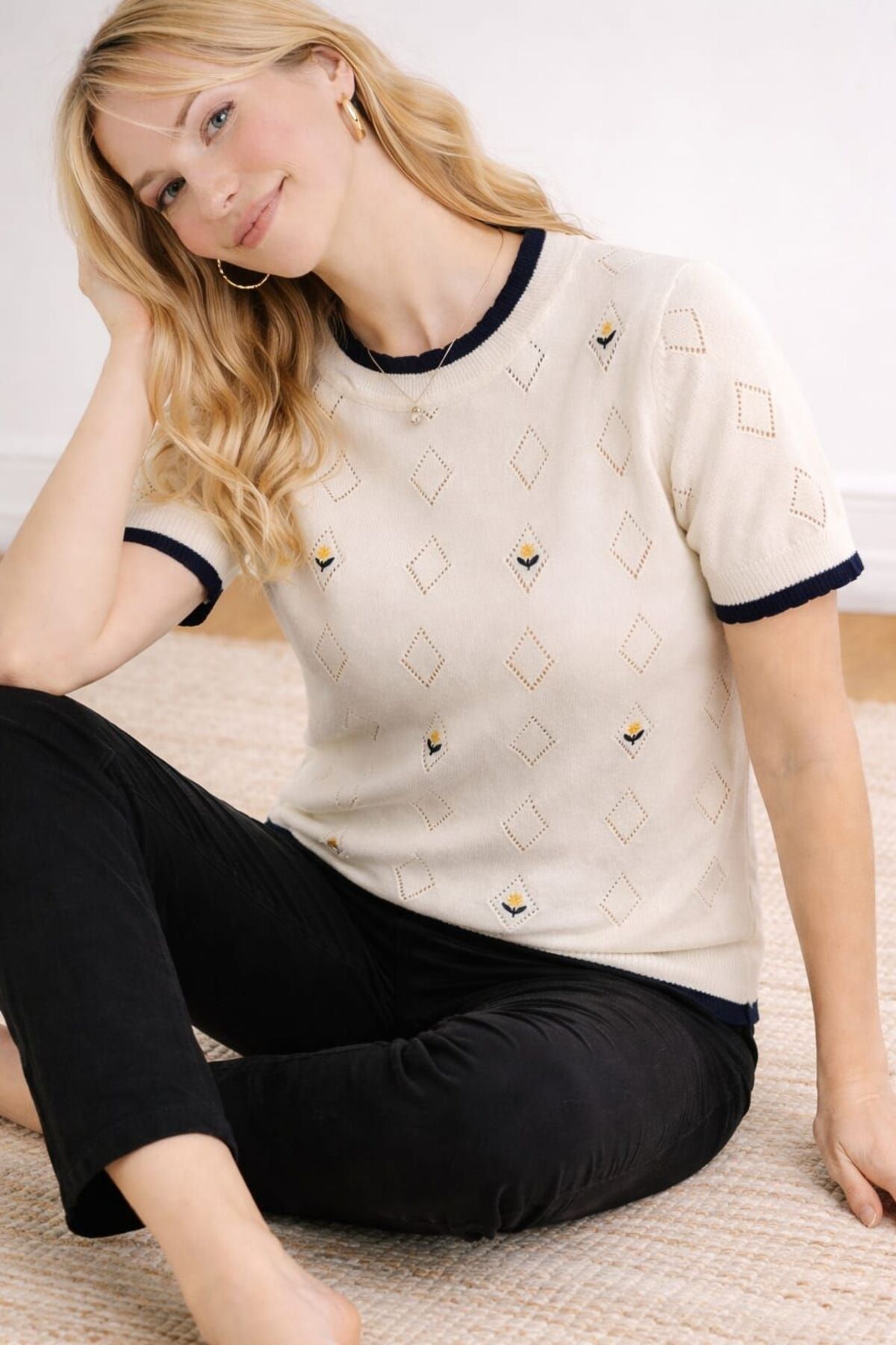 ZERELLE COLLECTİON Women's Ecru Floral Patterned Basic T-Shirt with Embroidery Details