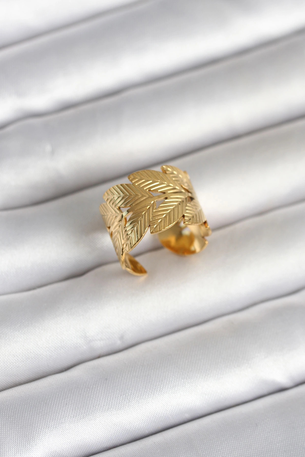 İsmiyle Al Znv Mey Import ® 316L Steel Gold Color Spike Model