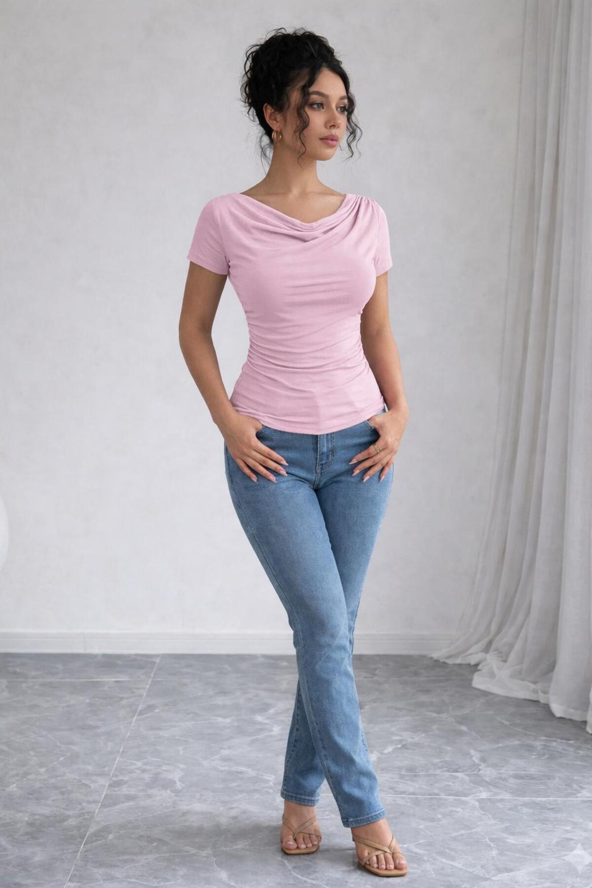 peri tower  Degaje Yaka Drapeli Büzgü Detaylı Slim Fit Esnek Kumaş Kadın Bluz 04 - Görsel 3