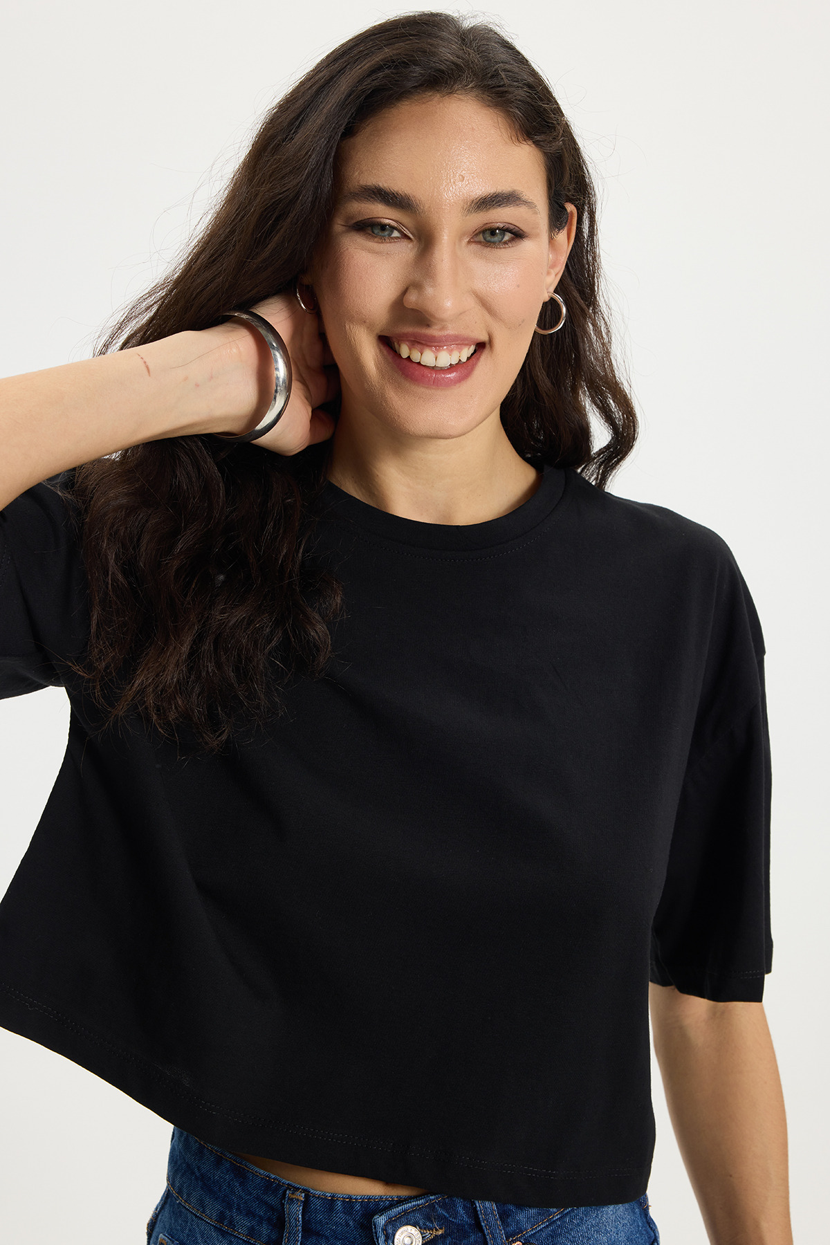 Women's Slim Fit Slim Fit 100% Cotton Short Sleeve Crew Neck Black Crop T-Shirt