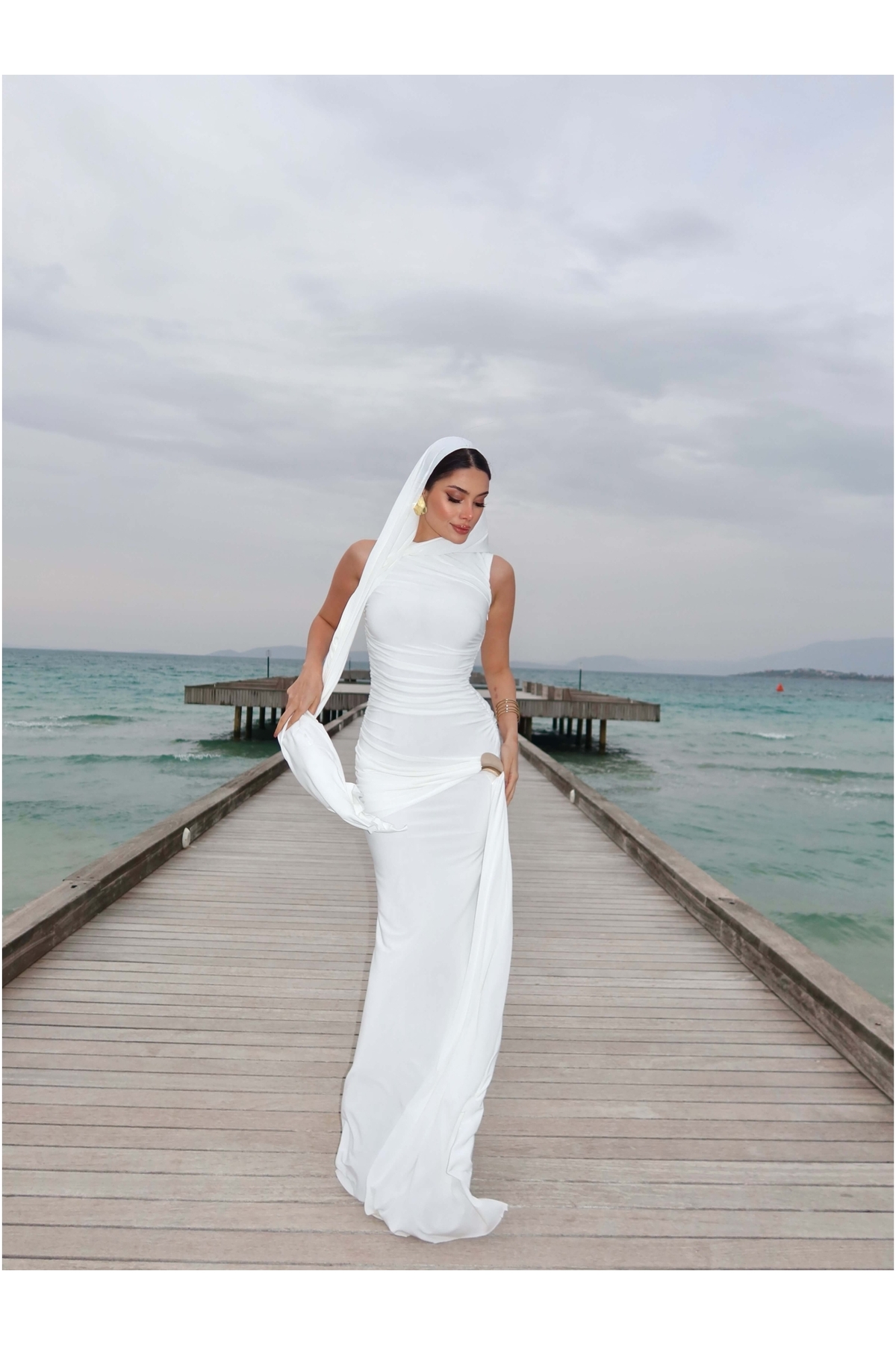 ESRAHELVACI  EH Collection Pelerin Detaylı Drapeli Uzun Elbise - Görsel 4