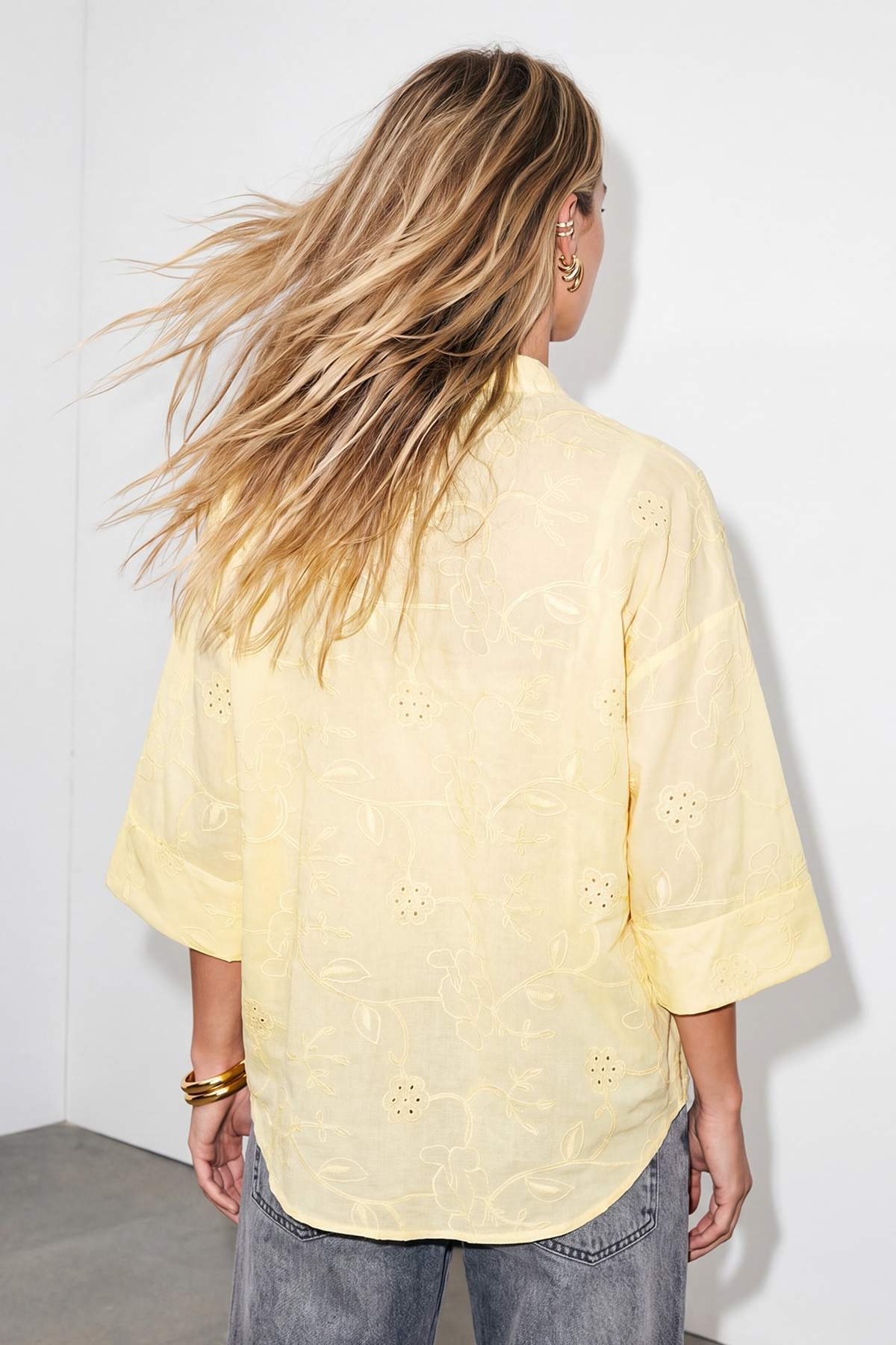 Trendyolmilla  Sarı Oversize Brode Dantel Nakışlı Pamuklu Truvar Kol Gömlek TDRSS26GO00033 - Görsel 4