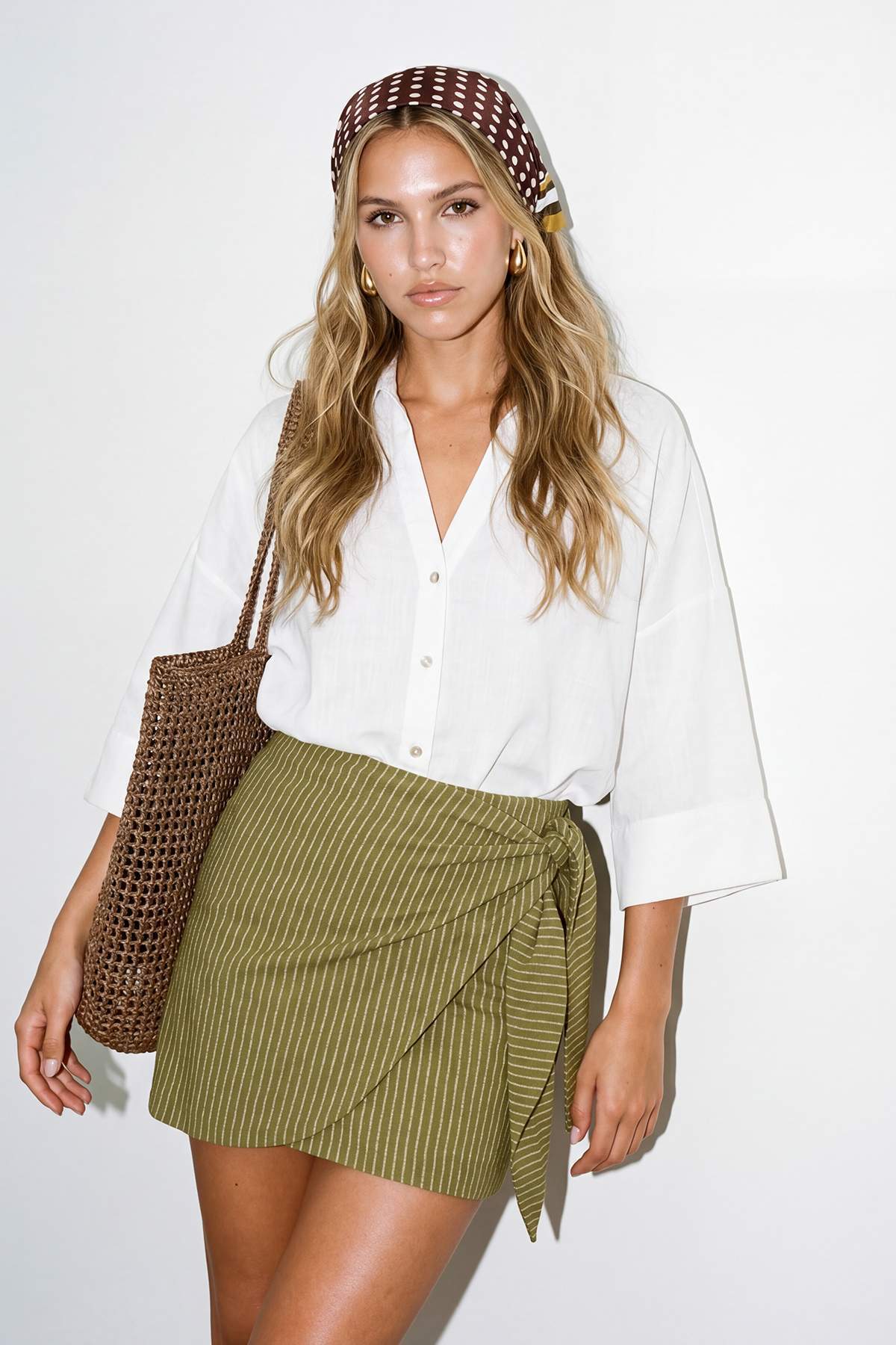 Trendyolmilla  Beyaz Oversize Geniş Kollu Kısa Pamuklu Truvakar Kol Gömlek TDRSS26GO00032 - Görsel 3