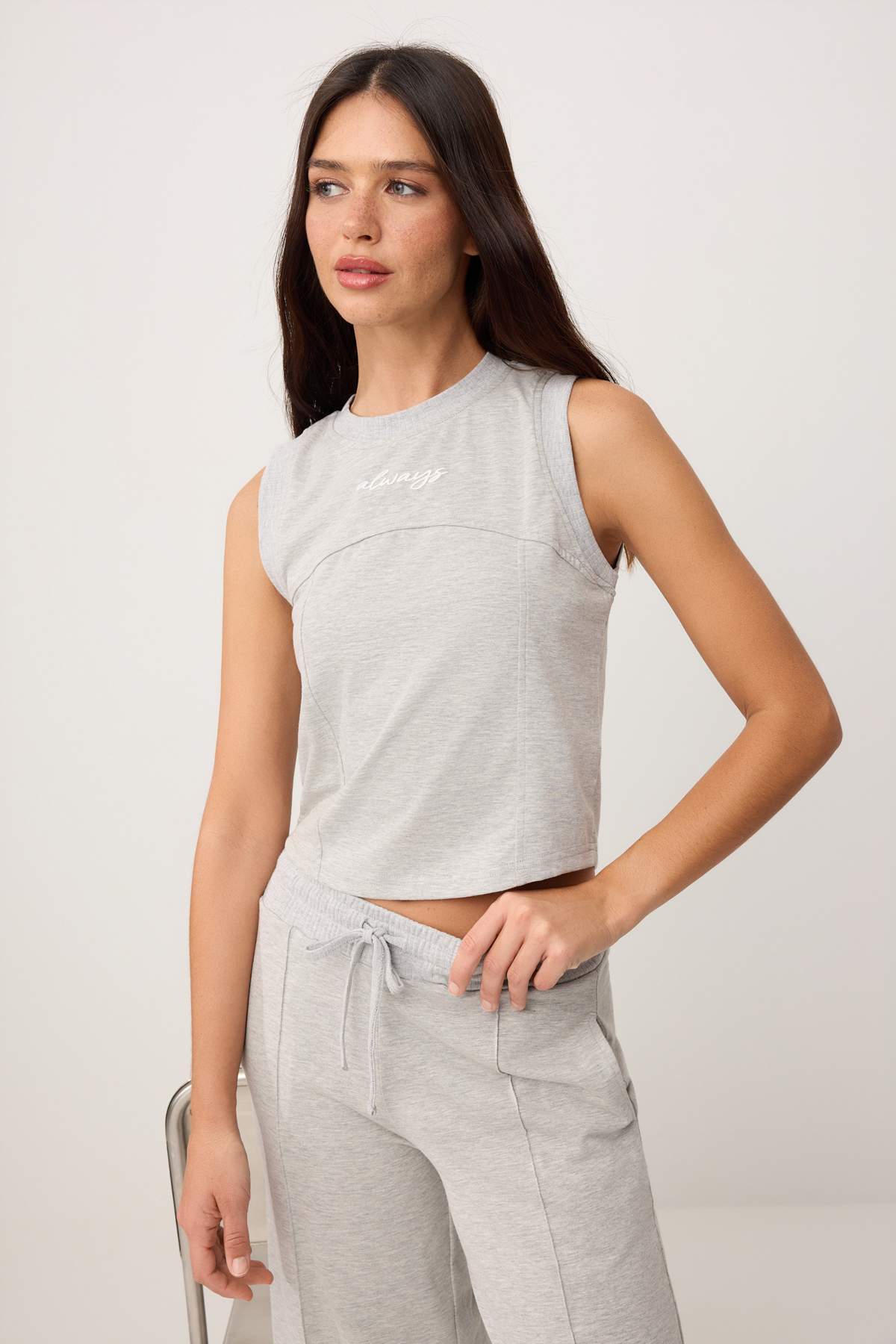 Trendyolmilla  Gri Melanj Düz Wide Leg Kısa Geniş Paça Premium Yumuşak Örme Alt - Üst Takım TWOSS26AU00163 - Görsel 2