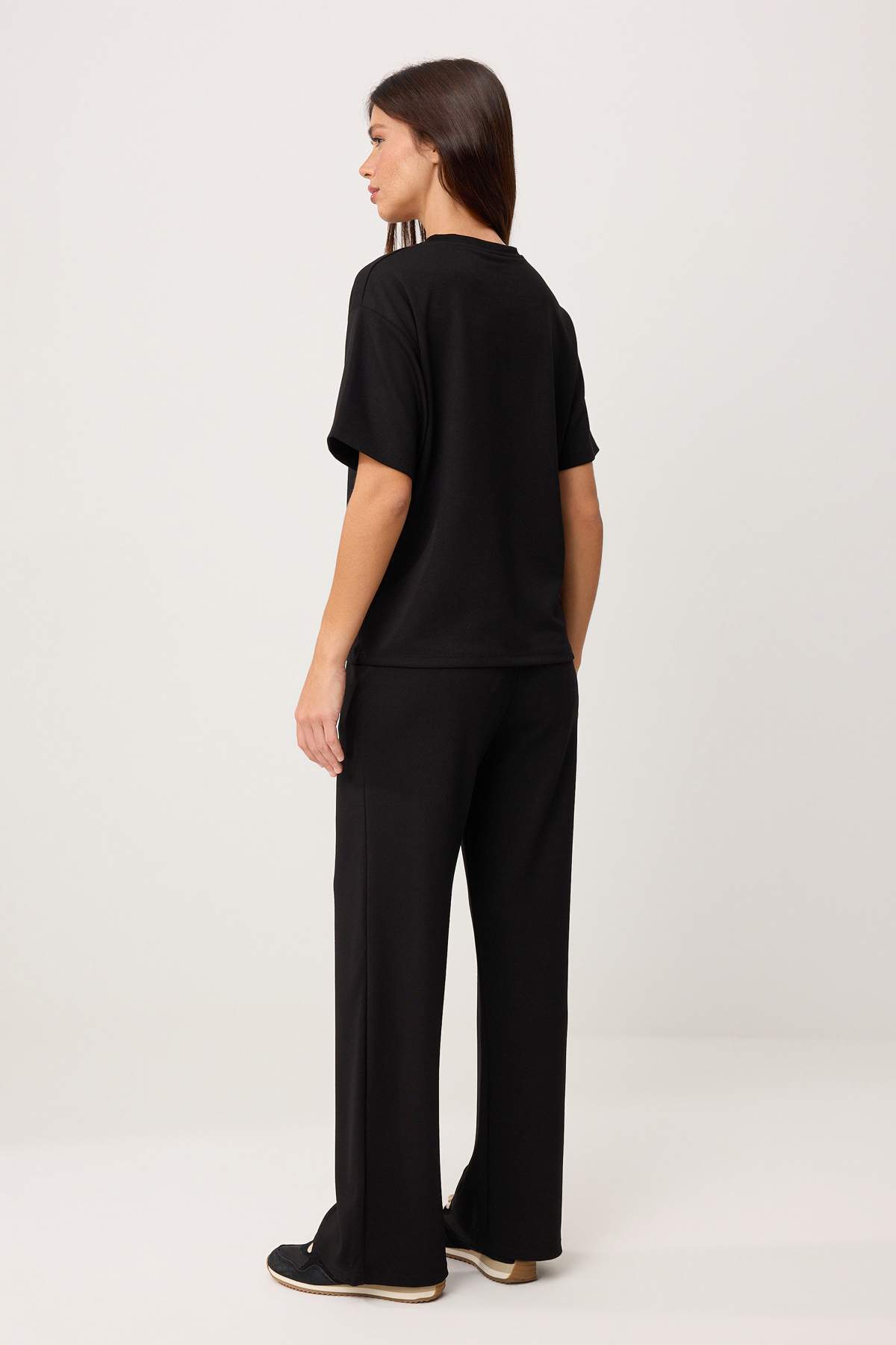 Trendyolmilla  Siyah Kısa Kol Bisiklet Yaka Relaxed/Rahat Kalıp Esnek Örme Alt - Üst Takım TWOAW26AU00084 - Görsel 4