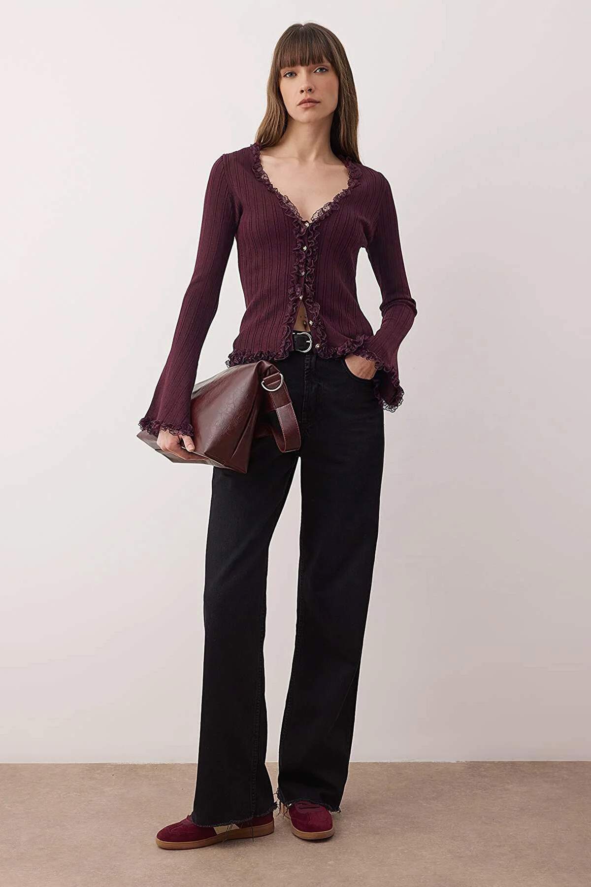 Trendyolmilla  Mürdüm Dantel Garnili Premium/Özel İplikli Fitted/Vücuda Oturan Triko Hırka TWOAW26HI00098 - Görsel 2