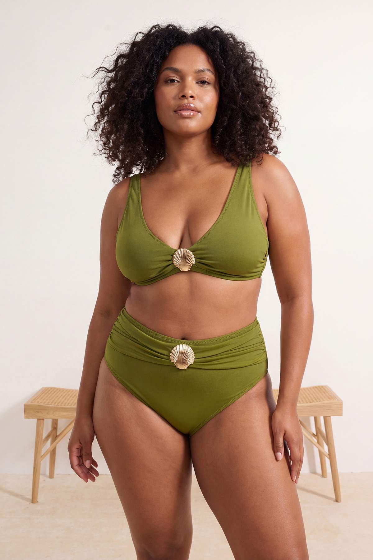 Trendyolmilla Curve Haki Deniz Kabuğu Aksesuarlı Büyük Beden Bikini Altı TBBSS26CR00005