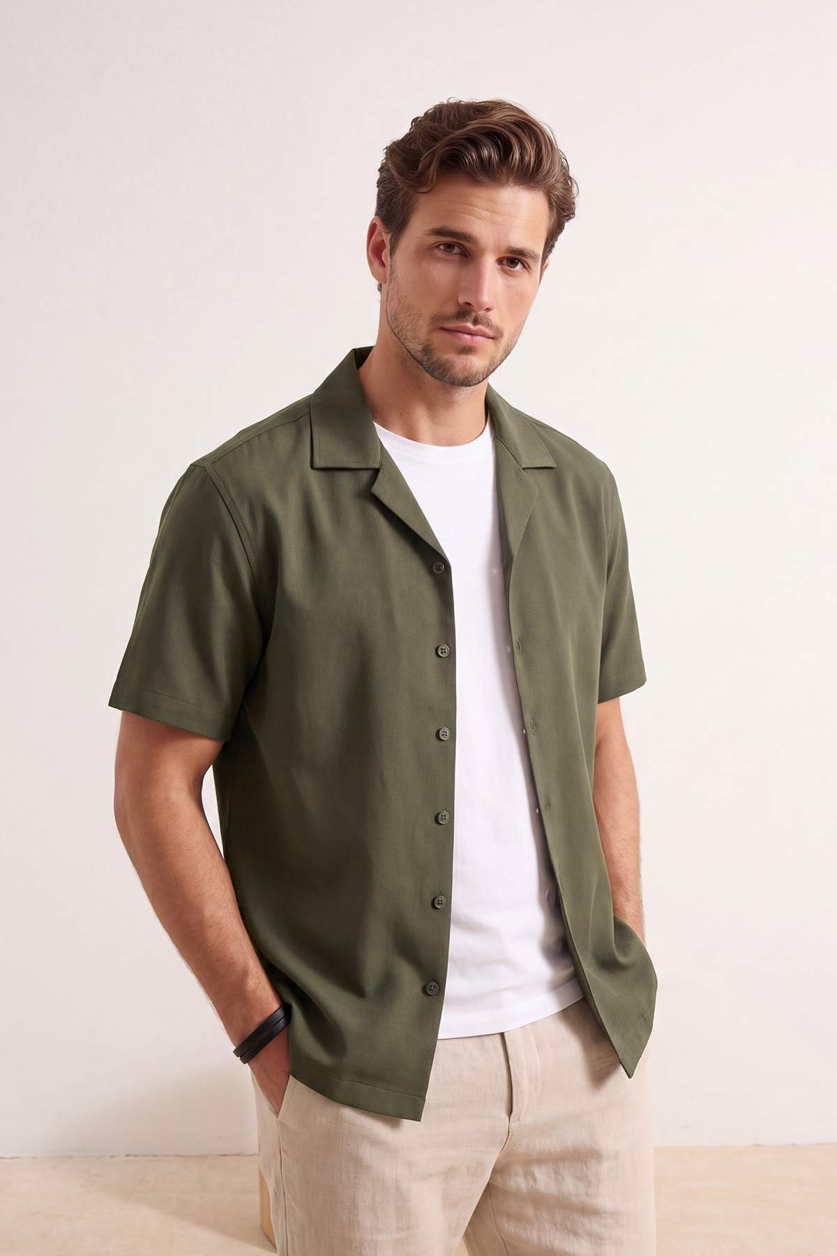 Trendyolmilla Man Haki Geniş Kalıp/Oversize Gabardin Apaş Yaka Erkek Dokuma Gömlek TMNSS26GO00034