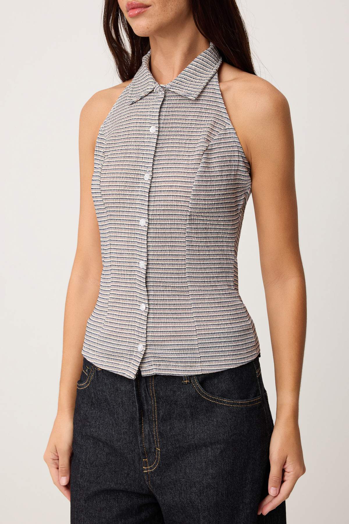 Trendyolmilla  Çok Renkli Çizgili Fitted/Vücuda Oturan Polo Yaka Düğmeli Kolsuz Dokulu Örme Bluz TWOSS26BZ00371 - Görsel 3