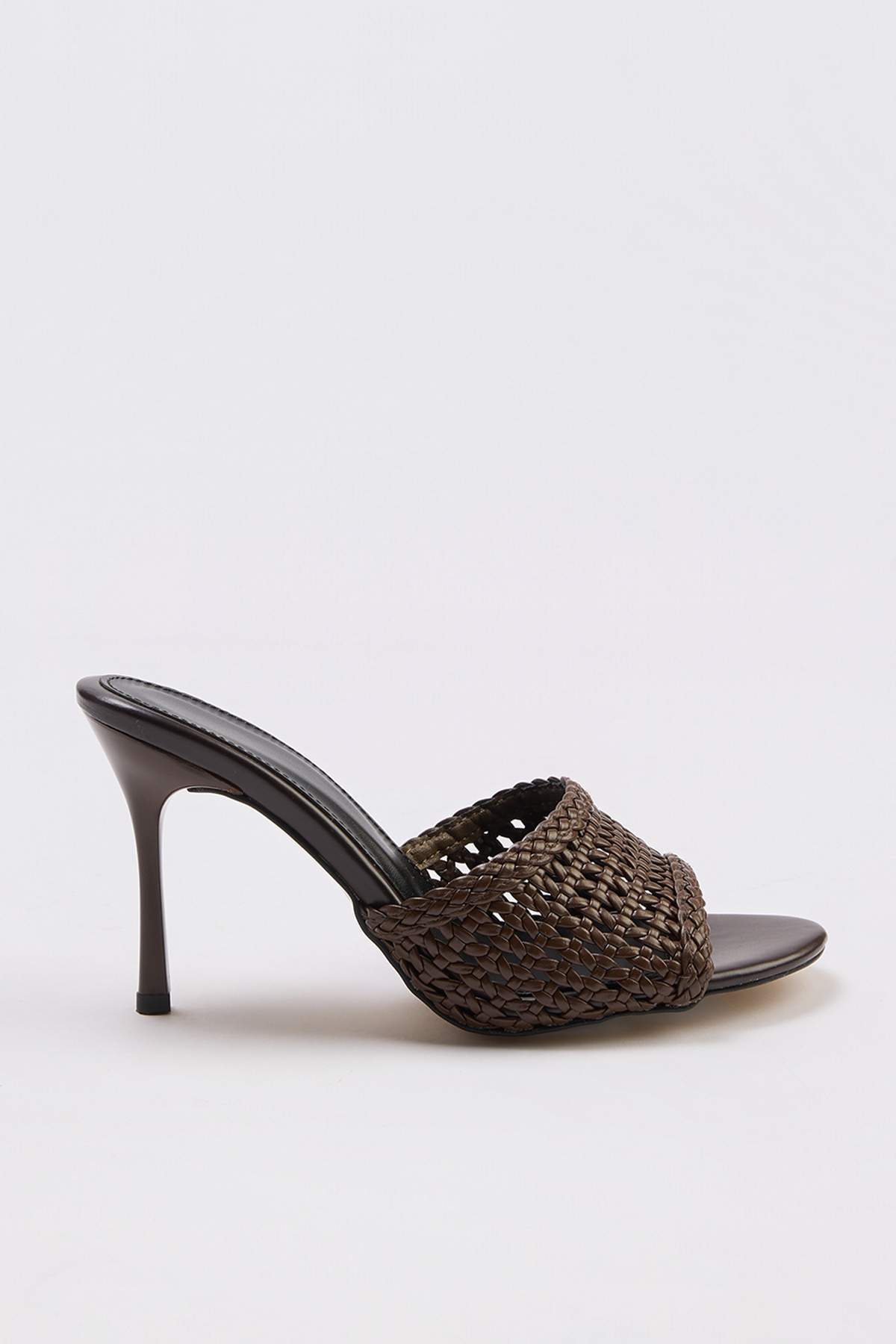 trendyol-shoes-womens-classic-high-heeled-sho