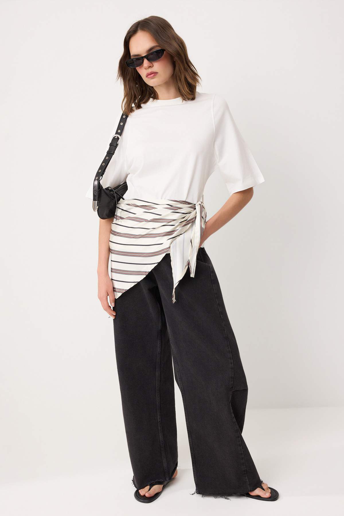 Trendyolmilla  Ekru Regular/Normal Kalıp Şal Detaylı Düşük Kol Kısa Kollu %100 Pamuk Örme T-Shirt TWOSS26TS00192