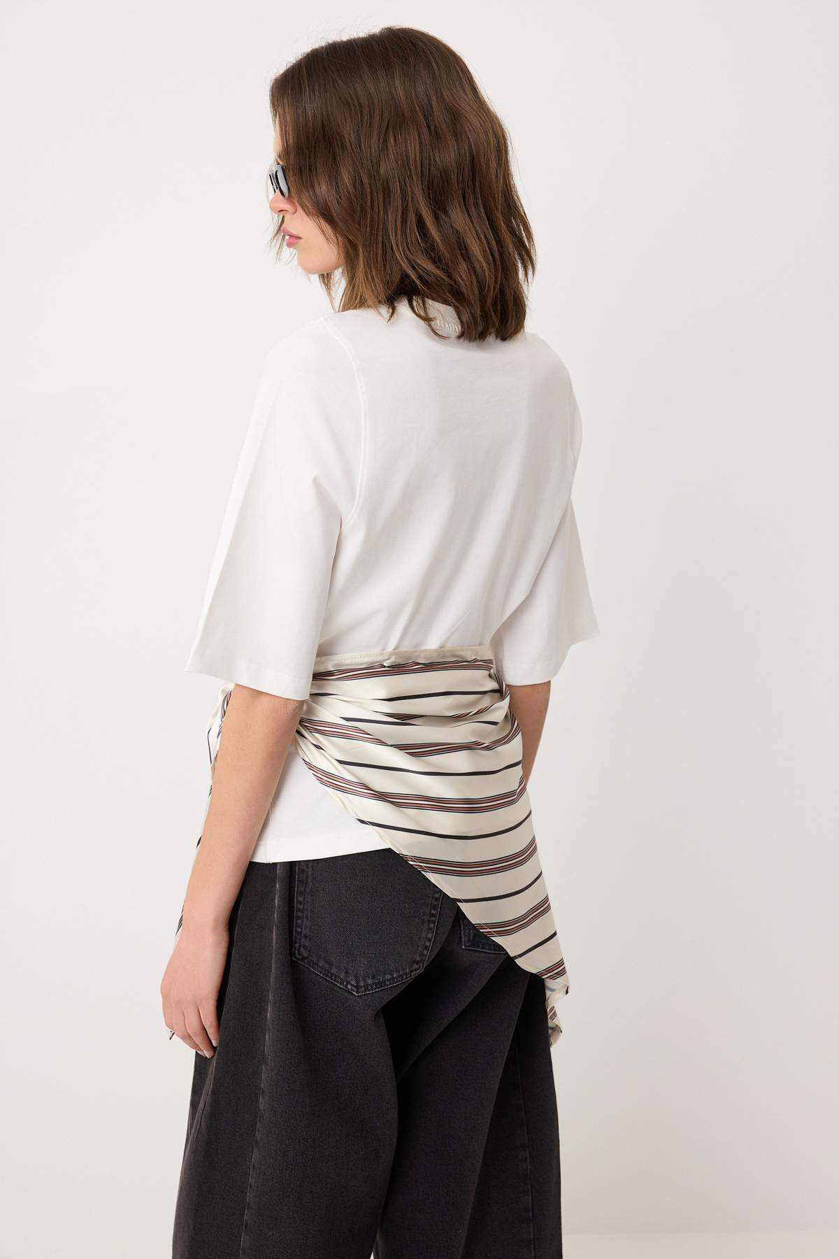 Trendyolmilla  Ekru Regular/Normal Kalıp Şal Detaylı Düşük Kol Kısa Kollu %100 Pamuk Örme T-Shirt TWOSS26TS00192 - Görsel 4