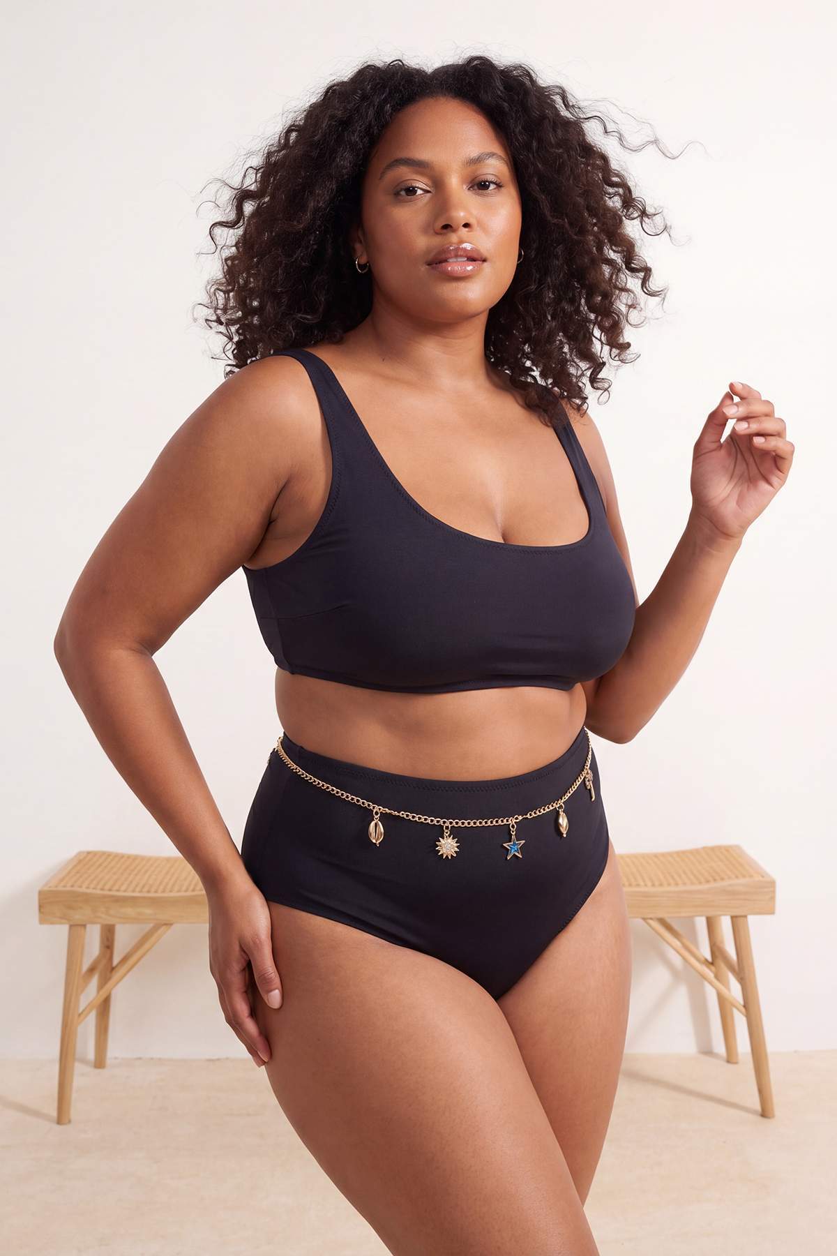 Trendyolmilla Curve Siyah Yüksek Bel Gold Kemer Detaylı Büyük Beden Bikini Altı TBBSS26CR00014