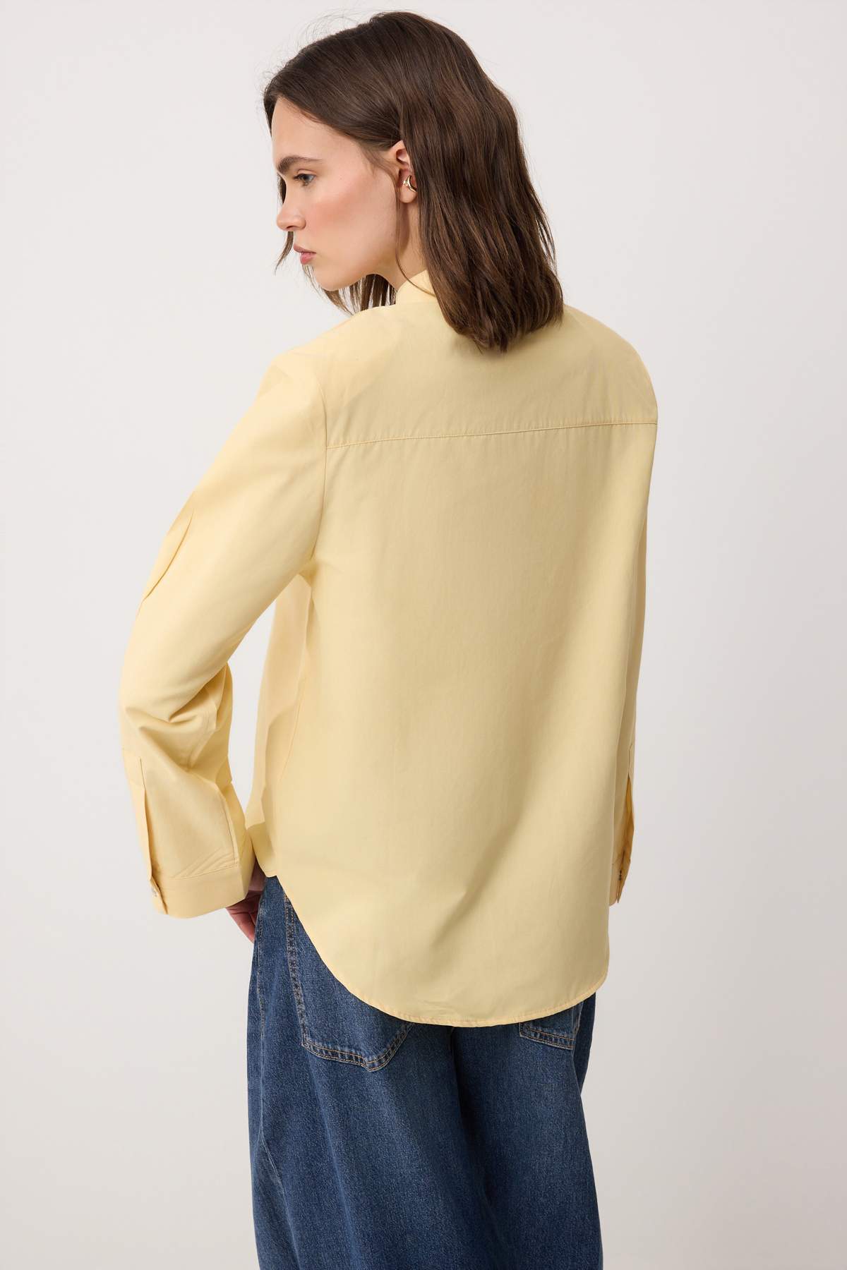 Trendyolmilla  Açık Sarı Kareli Vatkalı Geniş Manşetli Oversize Gömlek TWOAW26GO00127 - Görsel 4