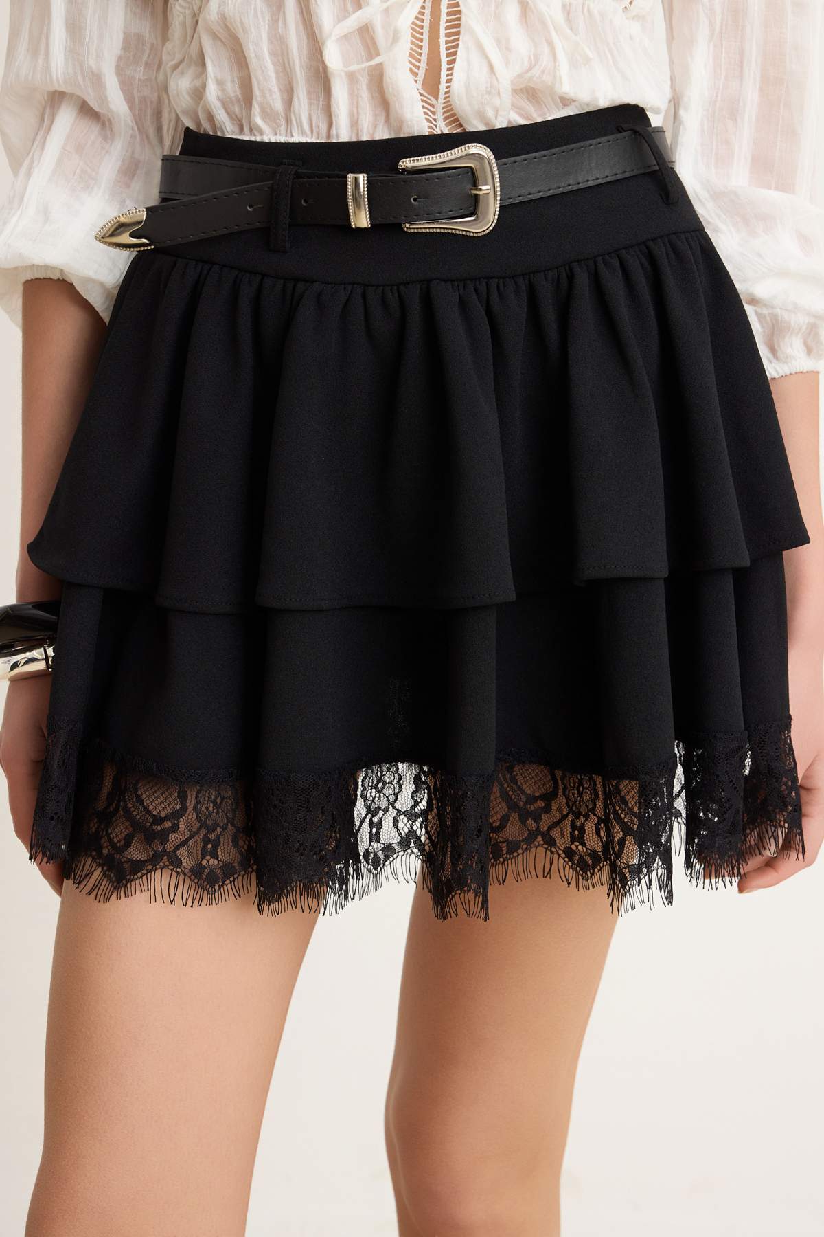 Trendyolmilla  Siyah Skater Dantel Detaylı Normal Bel Mini Scuba Krep Örme Etek TWOSS26ET00179 - Görsel 3