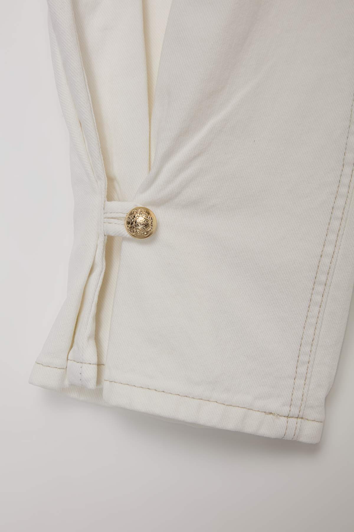 Trendyolmilla  Limited Edition Ekru Paça Detaylı Yüksek Bel Baggy Jeans TWOSS26JE00255 - Görsel 2