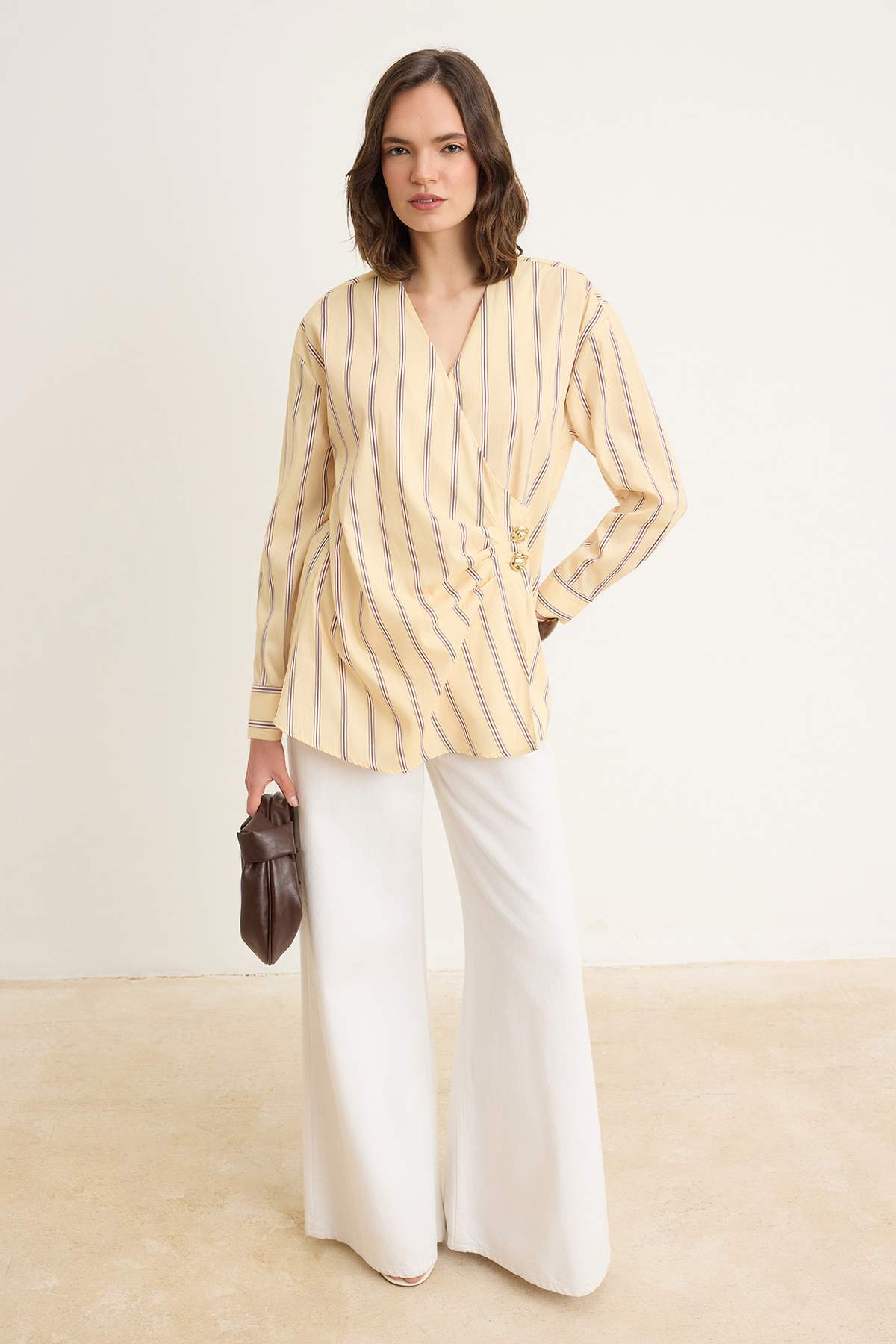 Trendyolmilla Modest Sarı Düğme Detaylı Çizgili Dokuma Gömlek TCTAW26TG00005