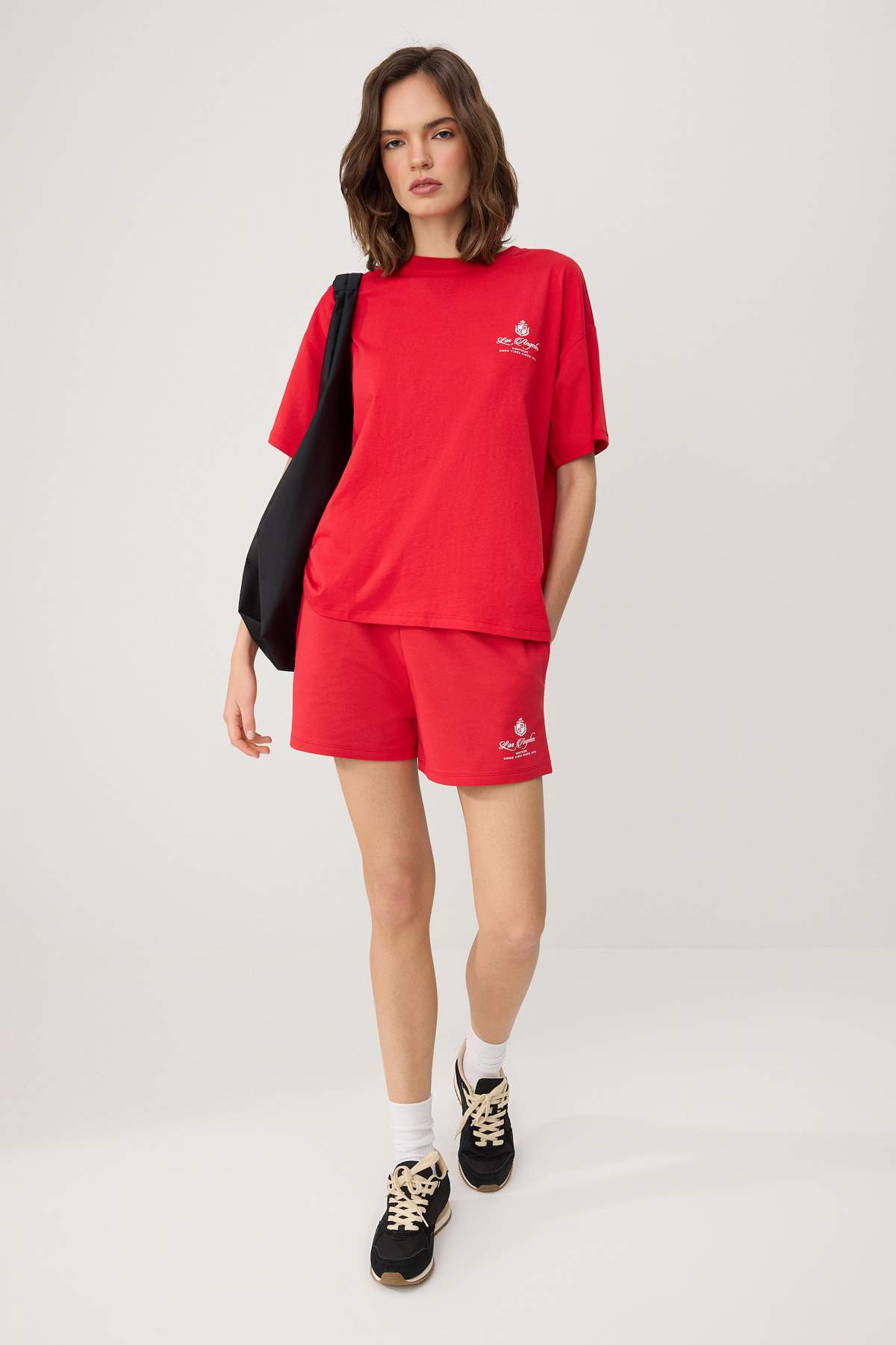 Trendyolmilla Kırmızı Slogan Oversize Kısa Kollu 2 İplik Örme Alt-Üst Takım TWOSS26AU00110