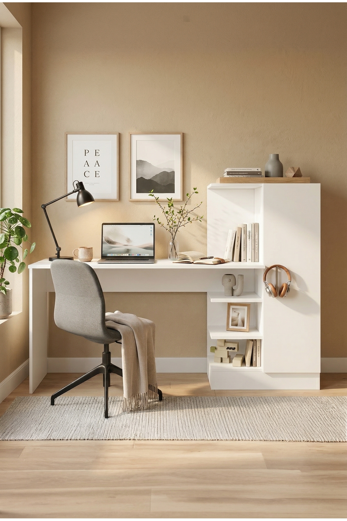 Laura Desk, Bookshelf