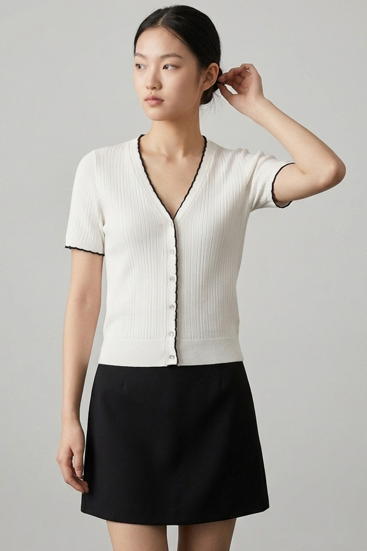 Şiir  Angren Dilim Yaka Ve Kol Detaylı Kısa Kollu Şık Düğmeli Regular Fit Kısa Kadın Hırka - Ekru - Görsel 6