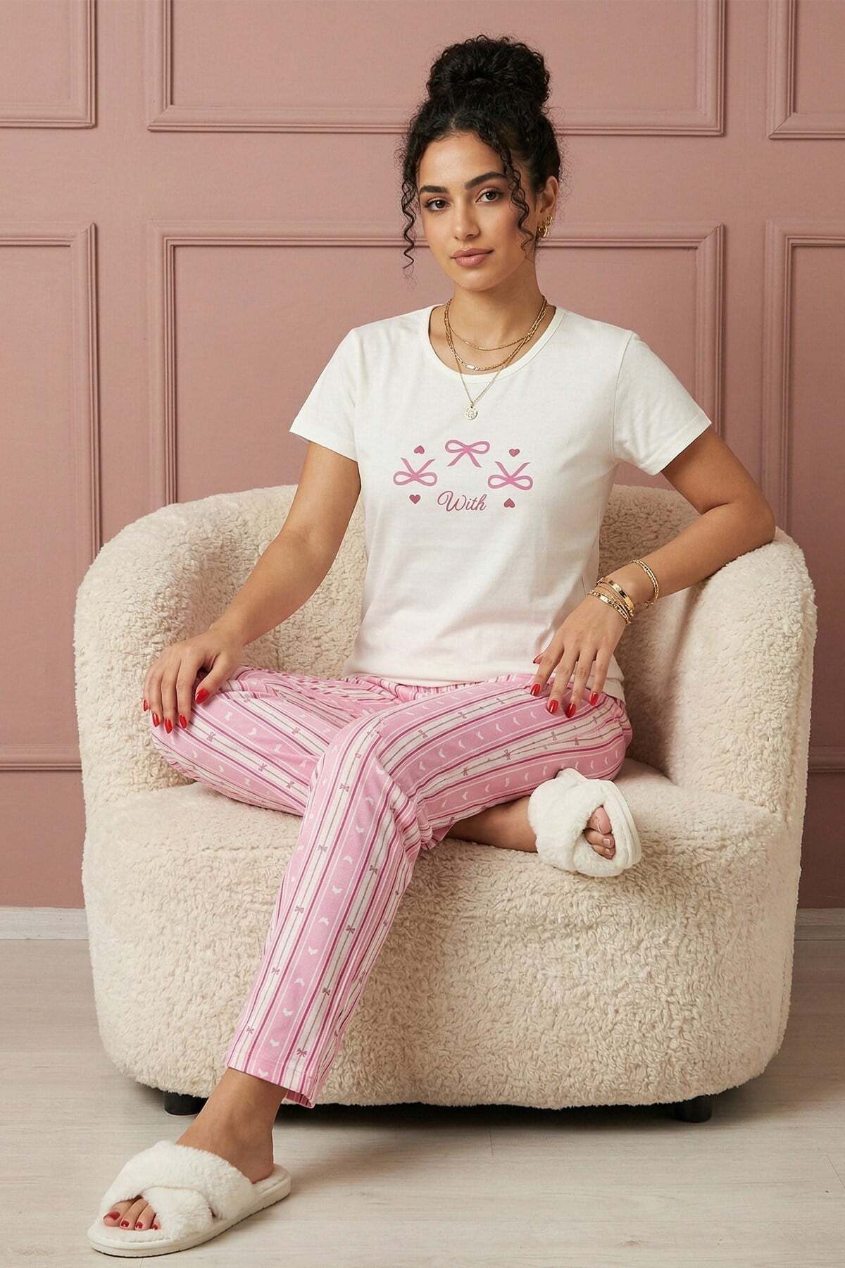 Niket Life Women's Ribbon Printed Short Sleeve Pajama Set