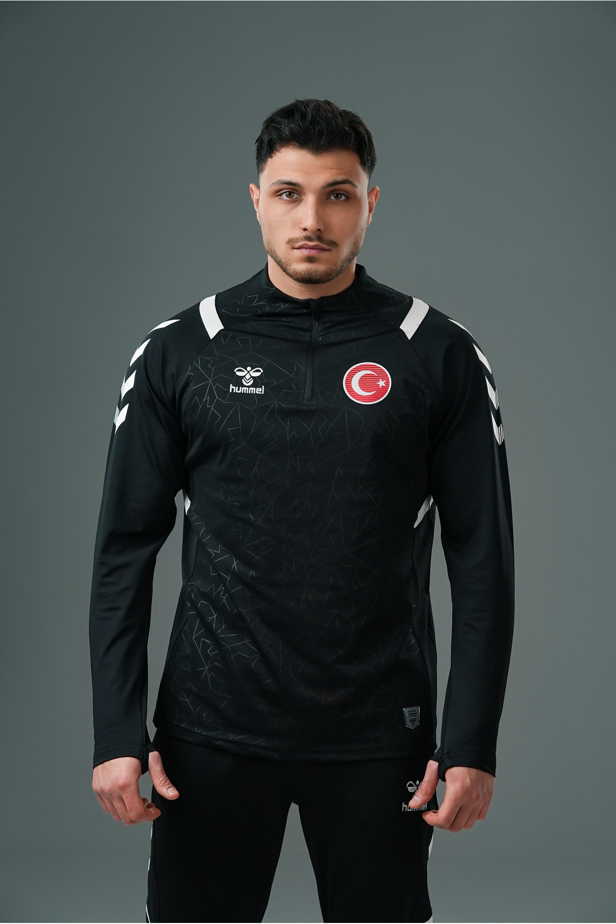 تاپ ورزشی تمرینی تیم ملی مشکی هامل لباس فرم hummel