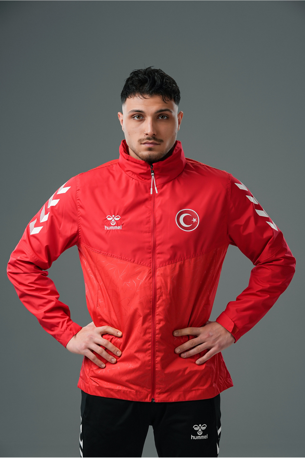 بارانی قرمز تیم ملی رویایی هامل بارانی اسپرت hummel