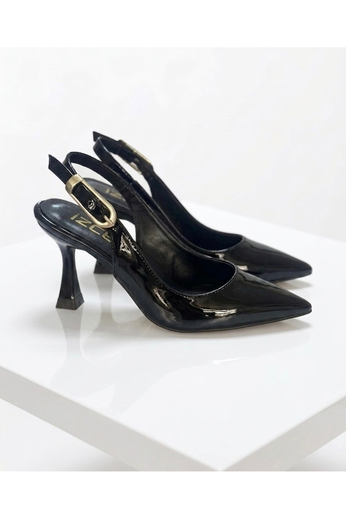 İZCE MODA  Kadın topuklu sivri bilekten bağlayan siyah rugan