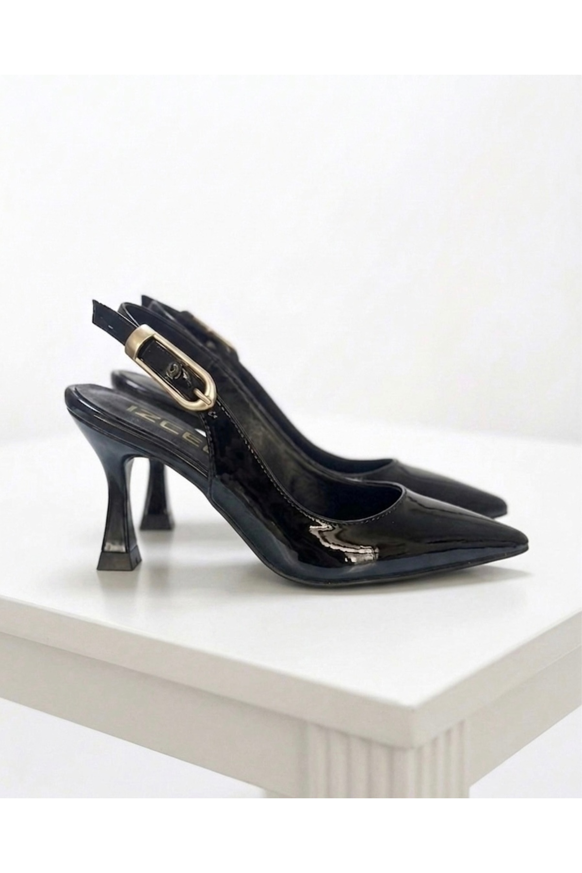İZCE MODA  Kadın topuklu sivri bilekten bağlayan siyah rugan - Görsel 3
