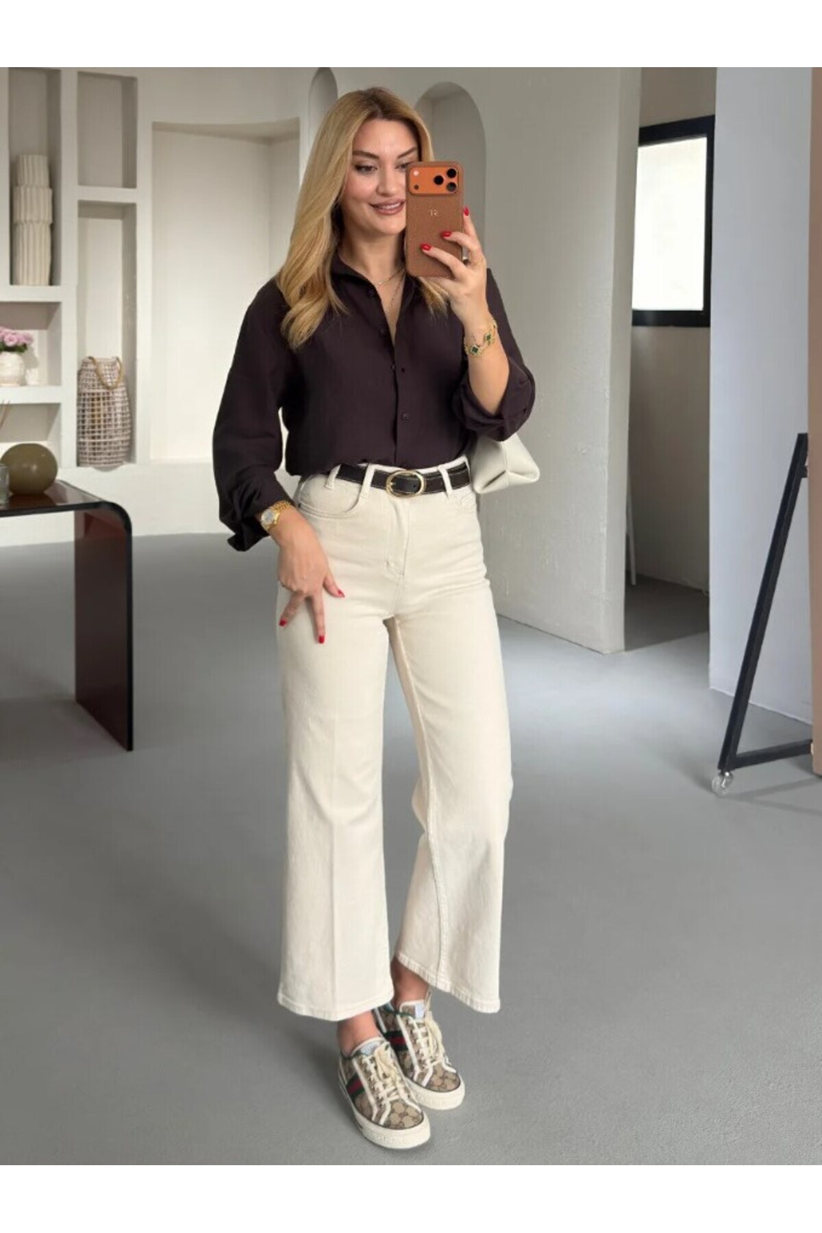 Sezgi Tekin  Premium Seri Kemer Detay Ütü İzli Krem Flare Jean - Görsel 5