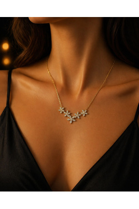 Noirlin Jewelery Işıltılı Çiçek Kolye Zarif Taşlı Paslanmaz Çelik