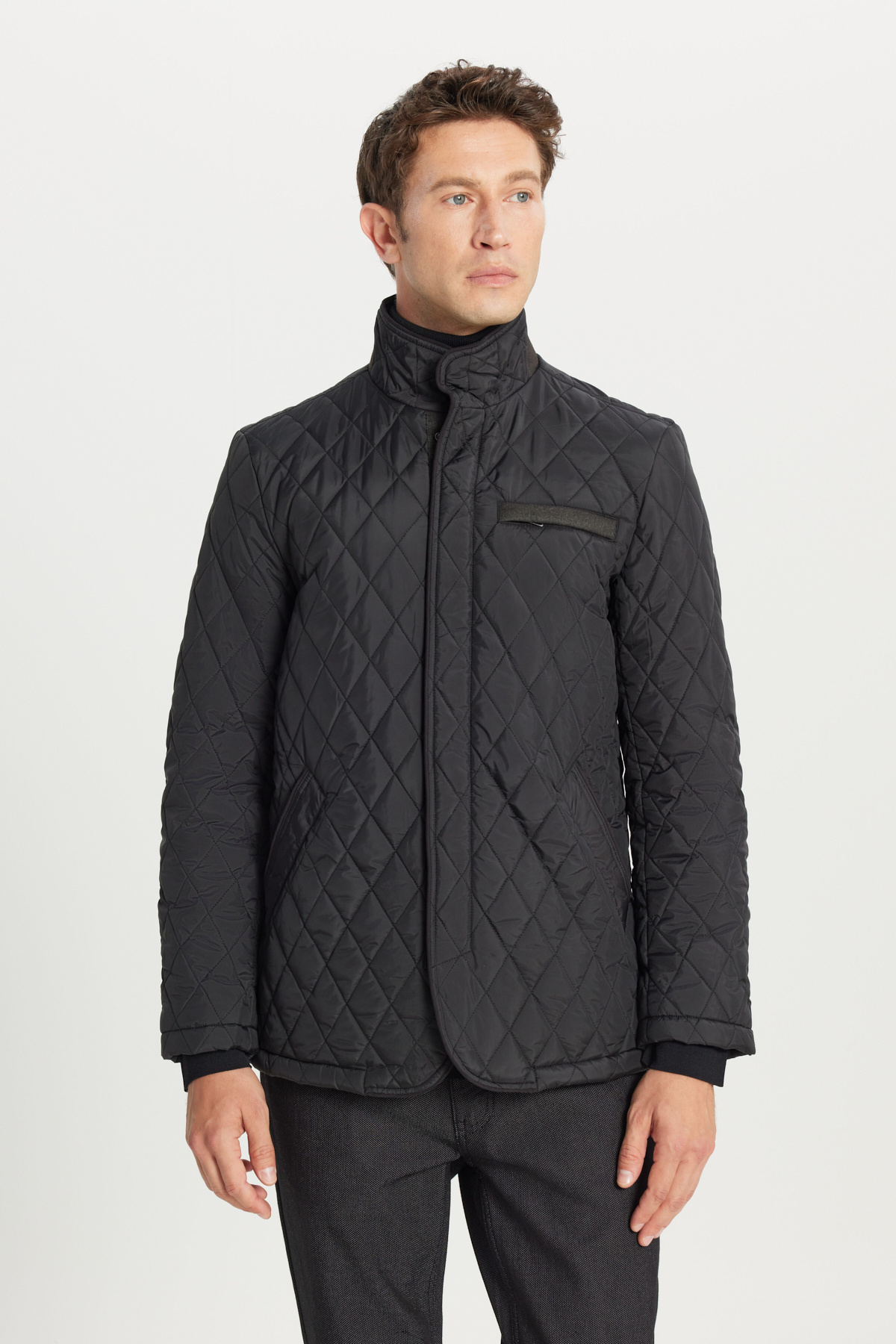 ALTINYILDIZ CLASSICS Erkek Siyah Standart Fit Normal Kesim Dik Yaka Yan Cepli Overcoat görsel 3