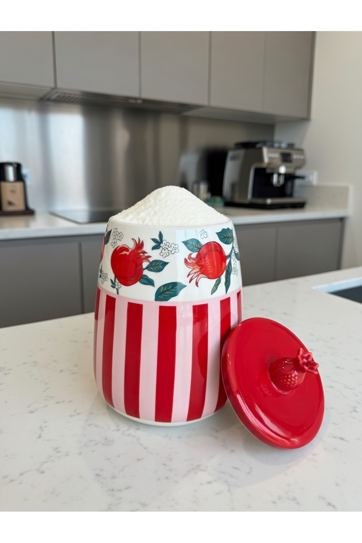 Narlı Desenli 2400 ml Porselen Kapaklı Dekoratif Saklama Kavanozu – Mutfak için Şık Büyük Boy
