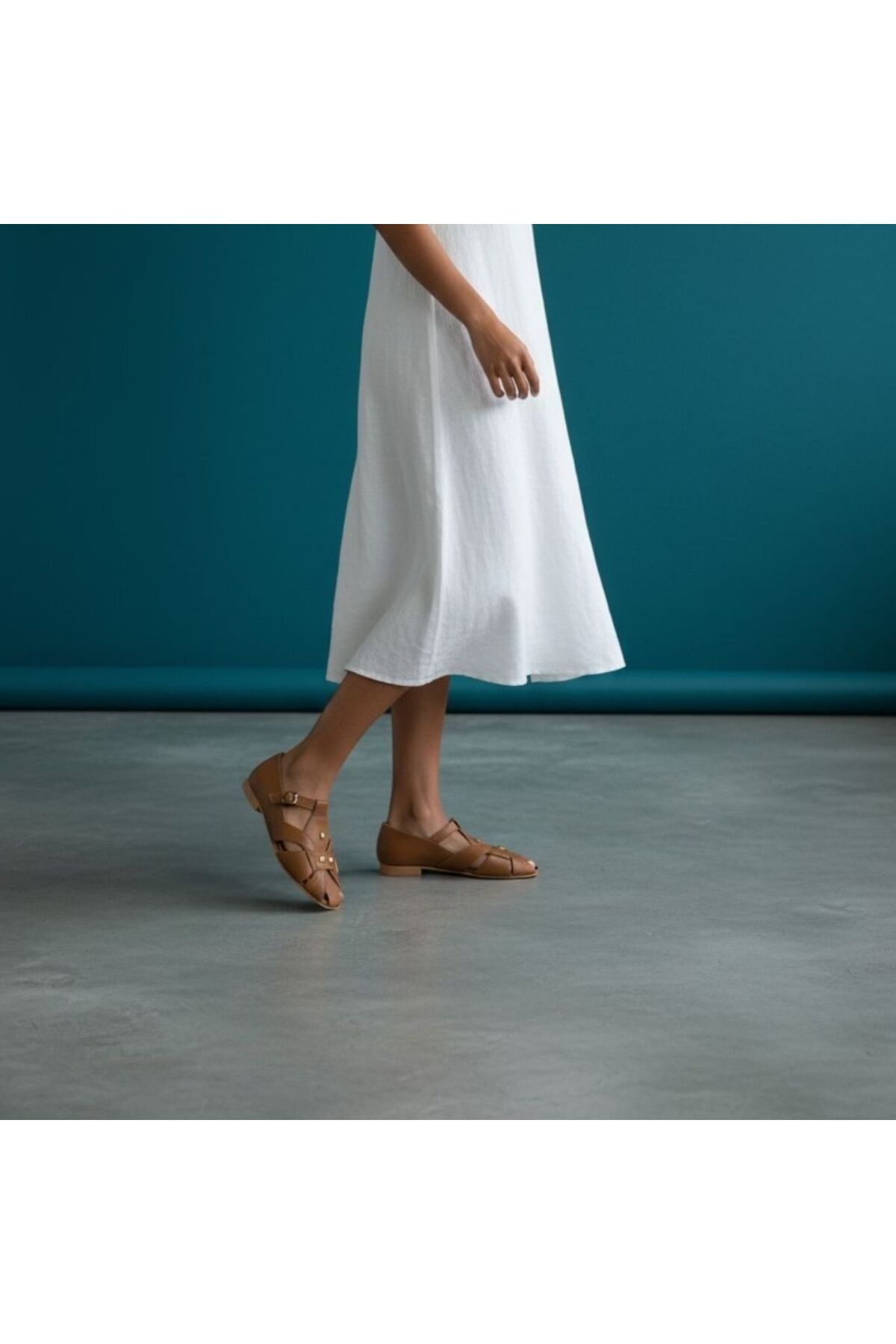 NE&VE SHOES Taba Deri Aksesuar Detaylı Tokalı Kadın Sandalet görsel 2