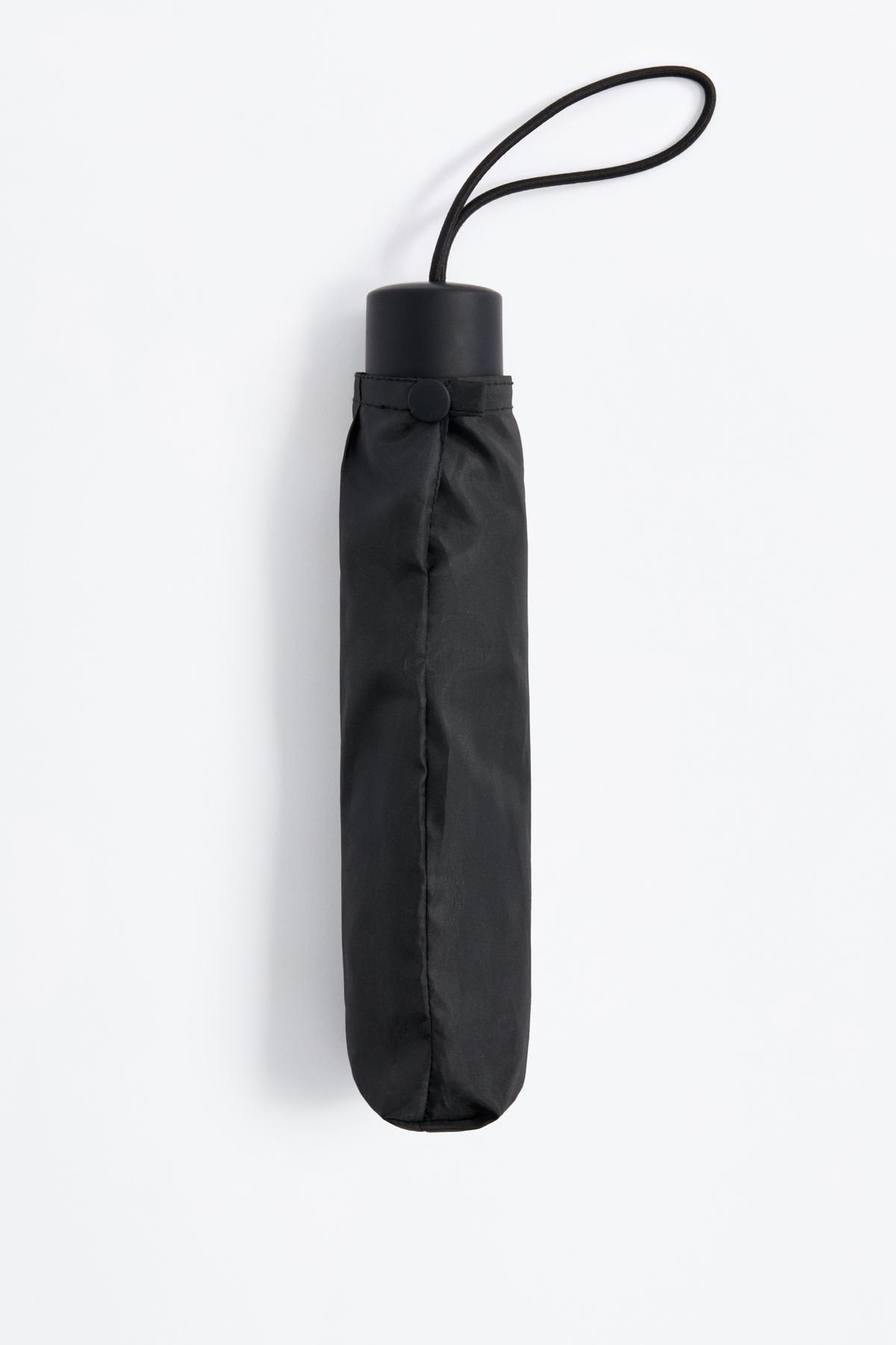 Solid color umbrella