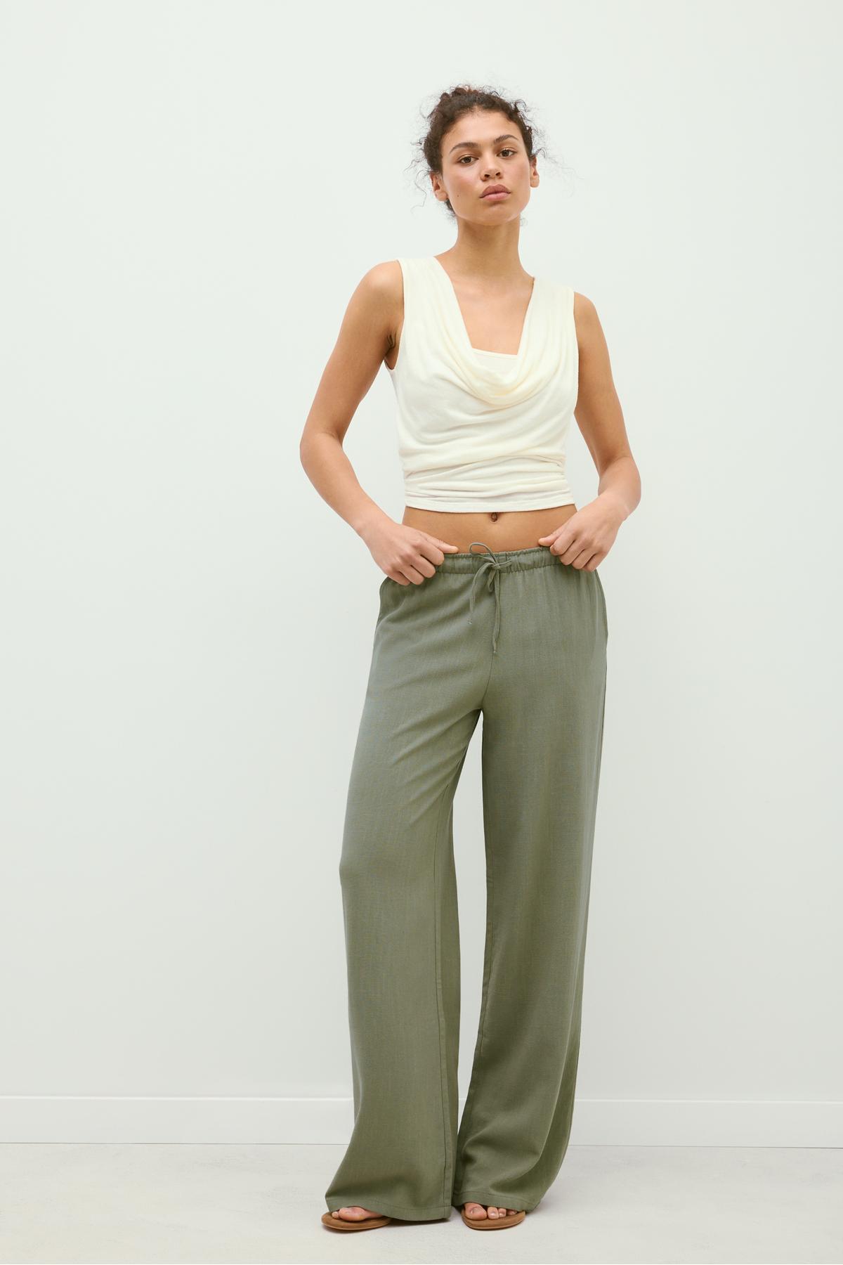 Running trousers with a linen look