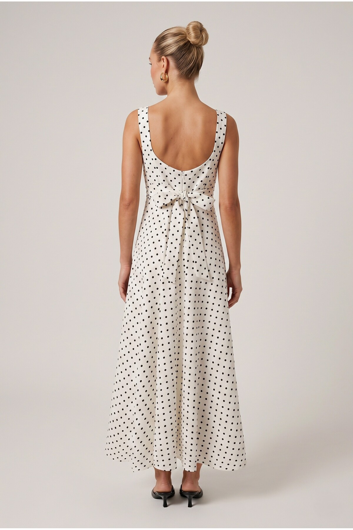 Ritnice  Kadın Füsun Arkadan Bağlamalı Kare Yaka Dokuma Uzun Puantiyeli Beyaz Elbise - Görsel 4