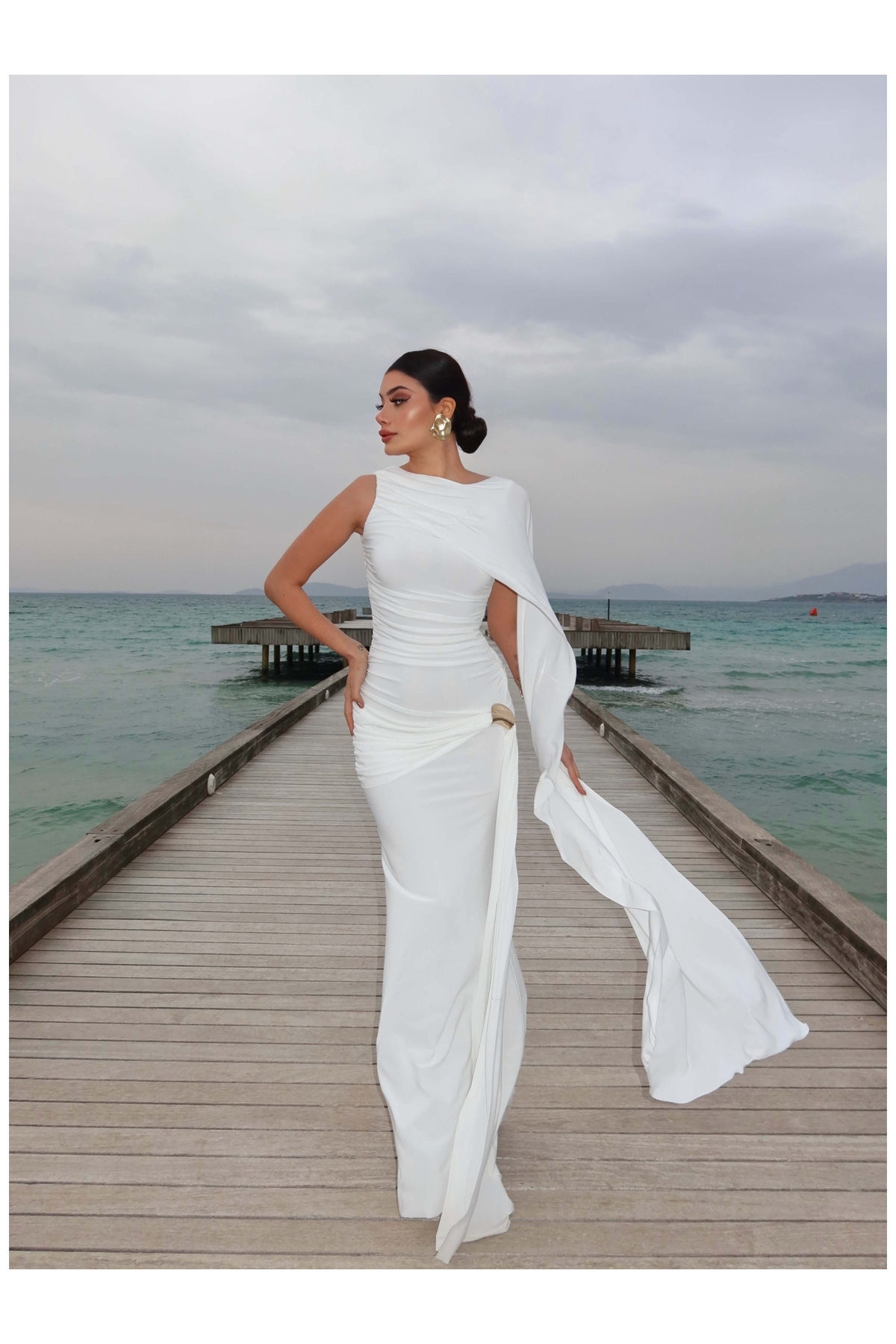 ESRAHELVACI  EH Collection Pelerin Detaylı Drapeli Uzun Elbise