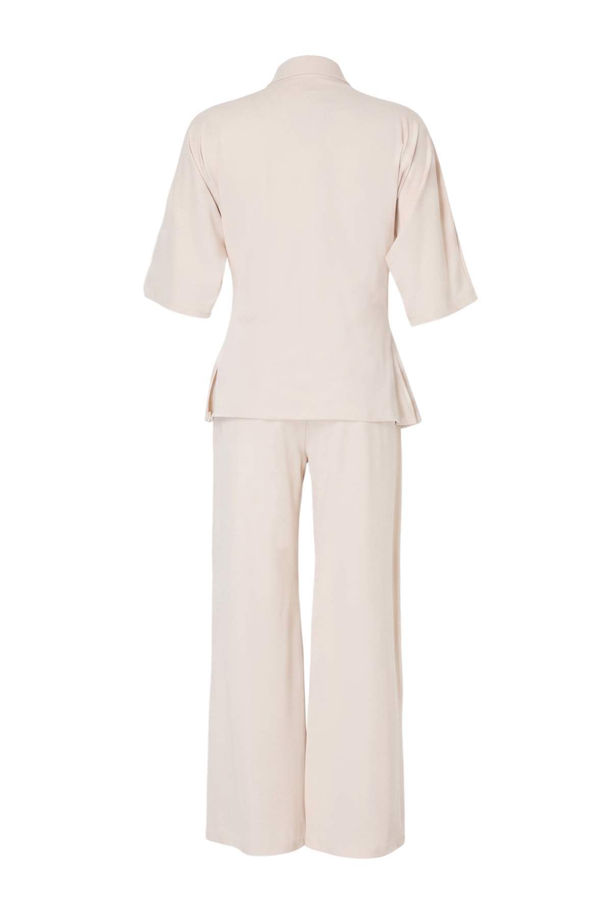 Trendyolmilla  Taş Premium Lyocell İçerikli Regular Polo Yaka Bağlama Detaylı Örme Alt Üst Takım TWOSS26AU00152 - Görsel 2