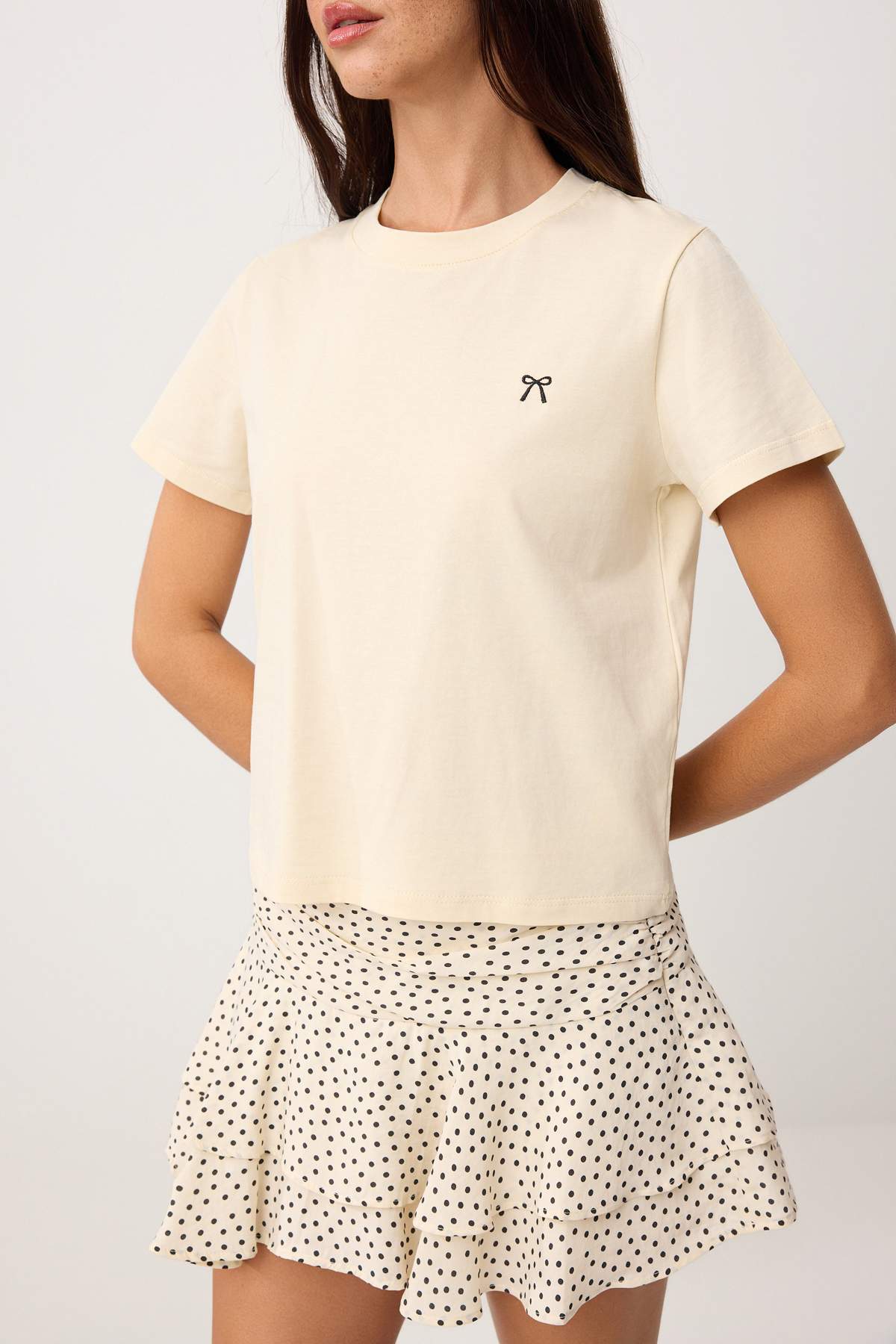 Trendyolmilla  Taş Nakışlı Regular/Normal Kalıp Kısa Kollu %100 Pamuk Örme T-Shirt TWOSS26TS00124 - Görsel 3